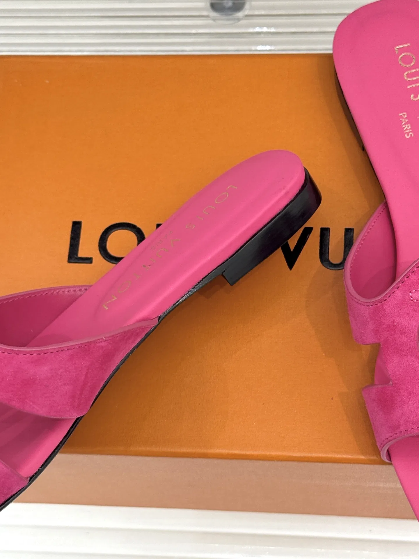 LV 27FW LDWAQLG 051 슬리퍼 6