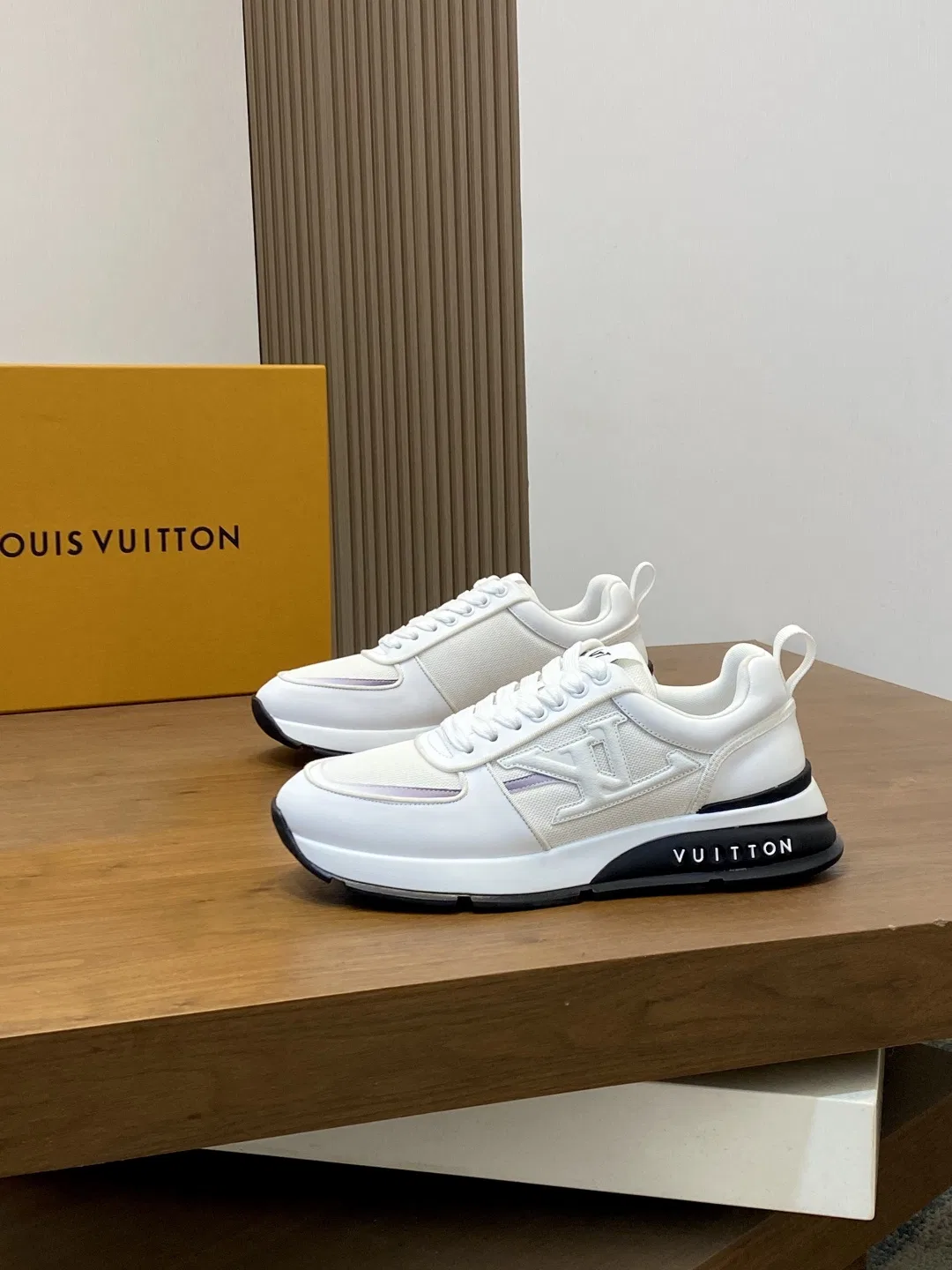 LV 27FW LDWAQLG 053 스니커즈 3