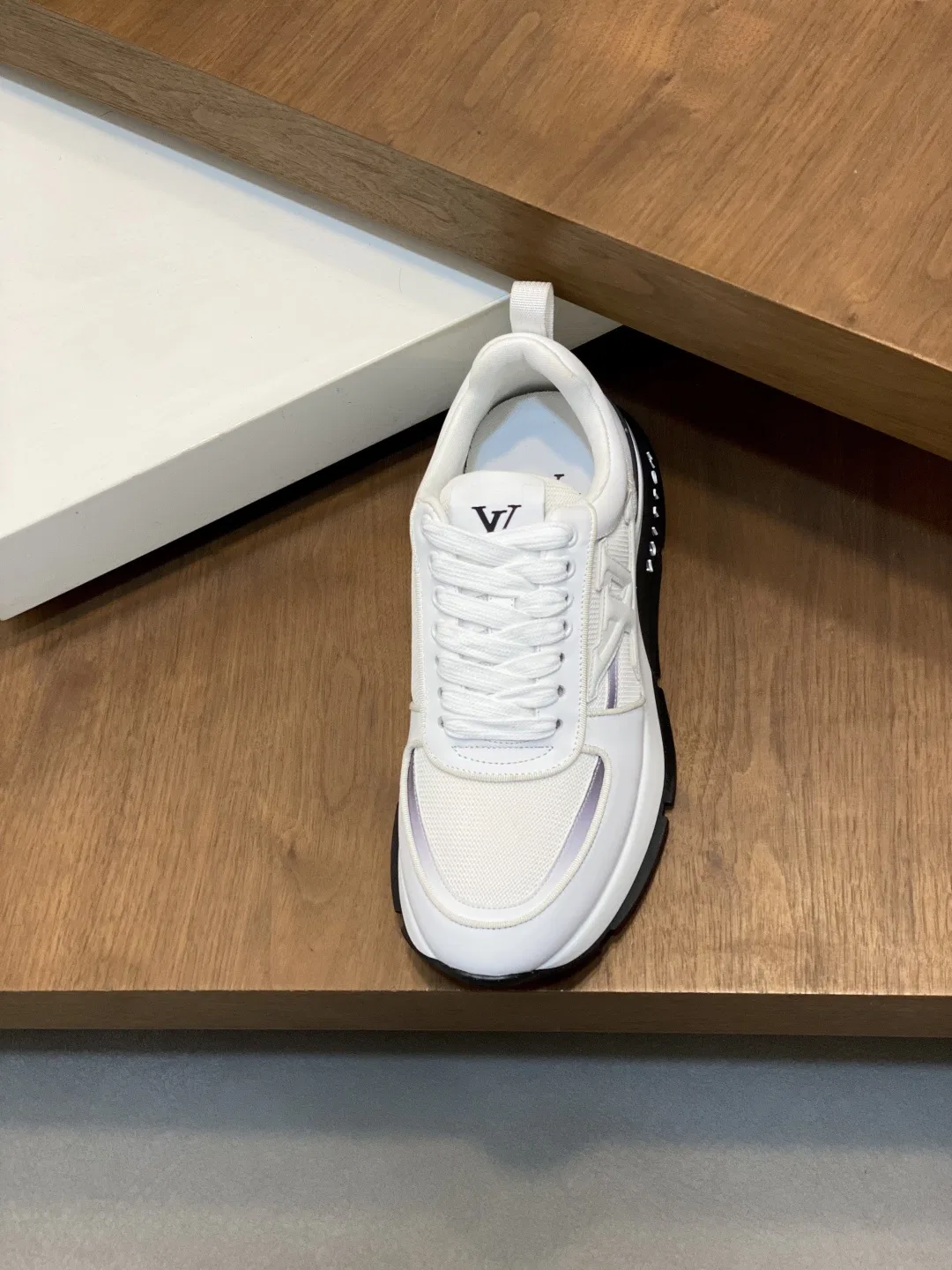 LV 27FW LDWAQLG 053 스니커즈 6