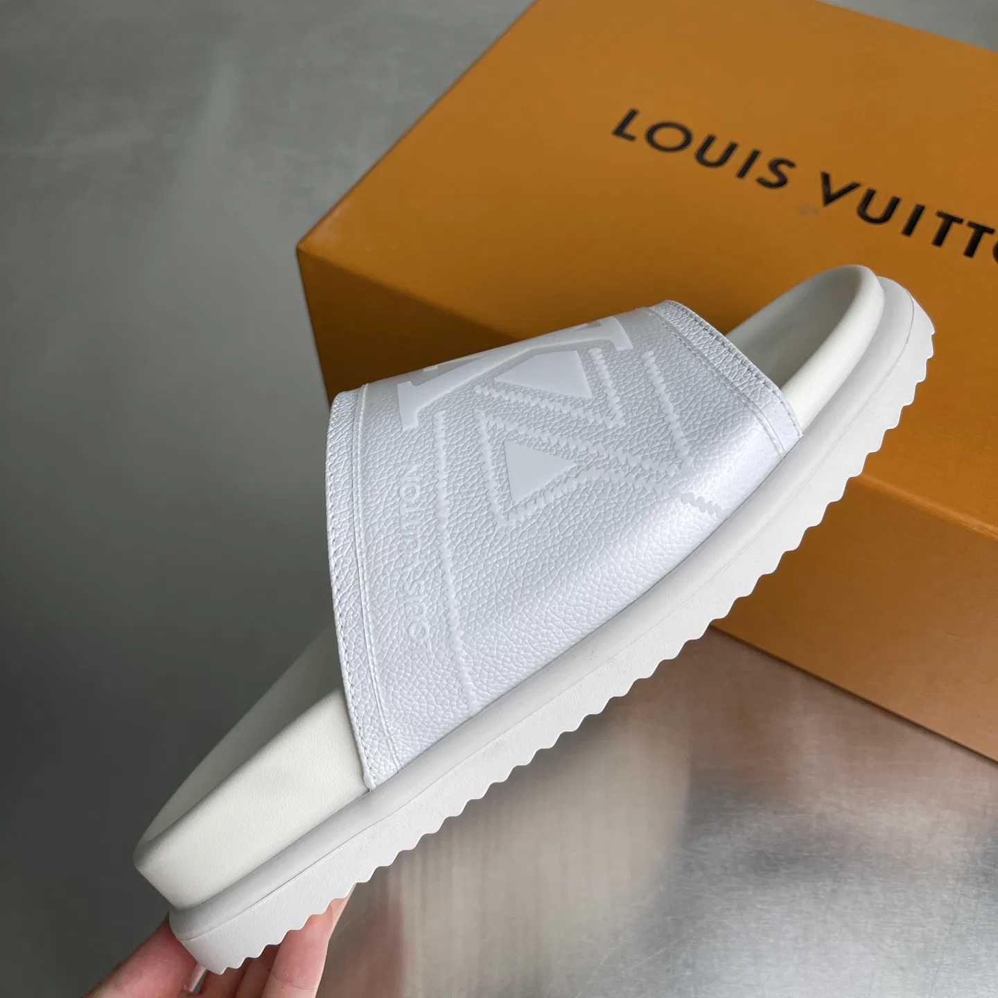 LV 27FW LDWAQLG 055 슬리퍼 3