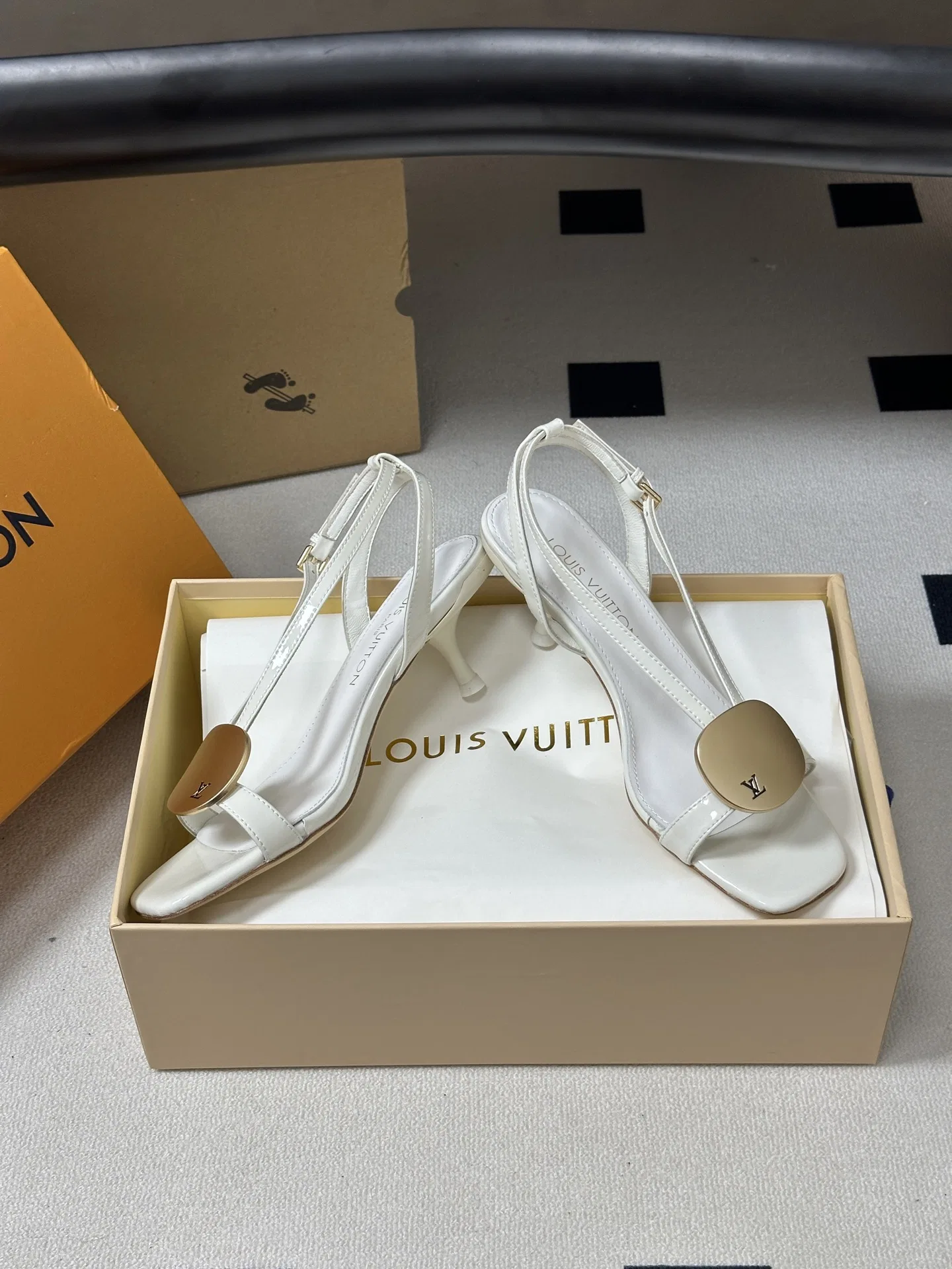 LV 27FW LDWAQLG 057 구두 4