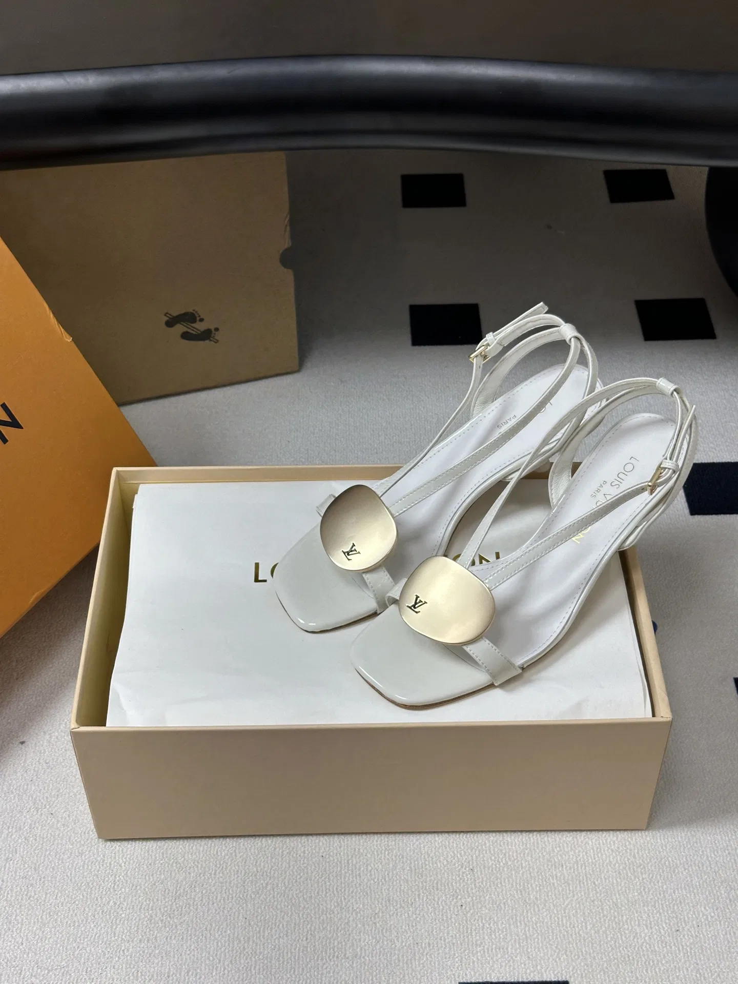 LV 27FW LDWAQLG 057 구두 5