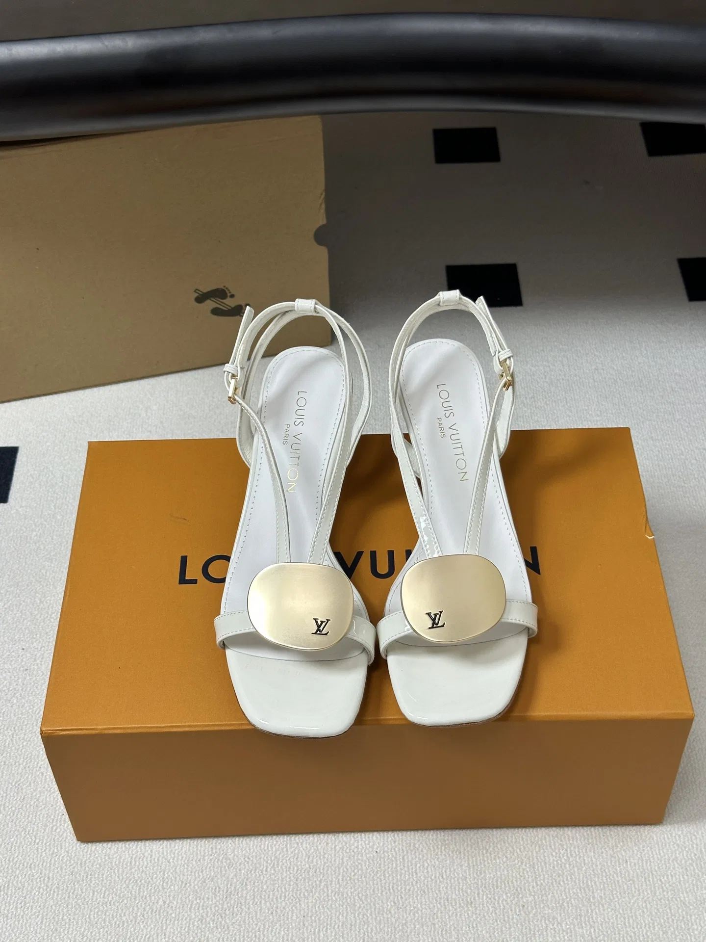 LV 27FW LDWAQLG 057 구두 6