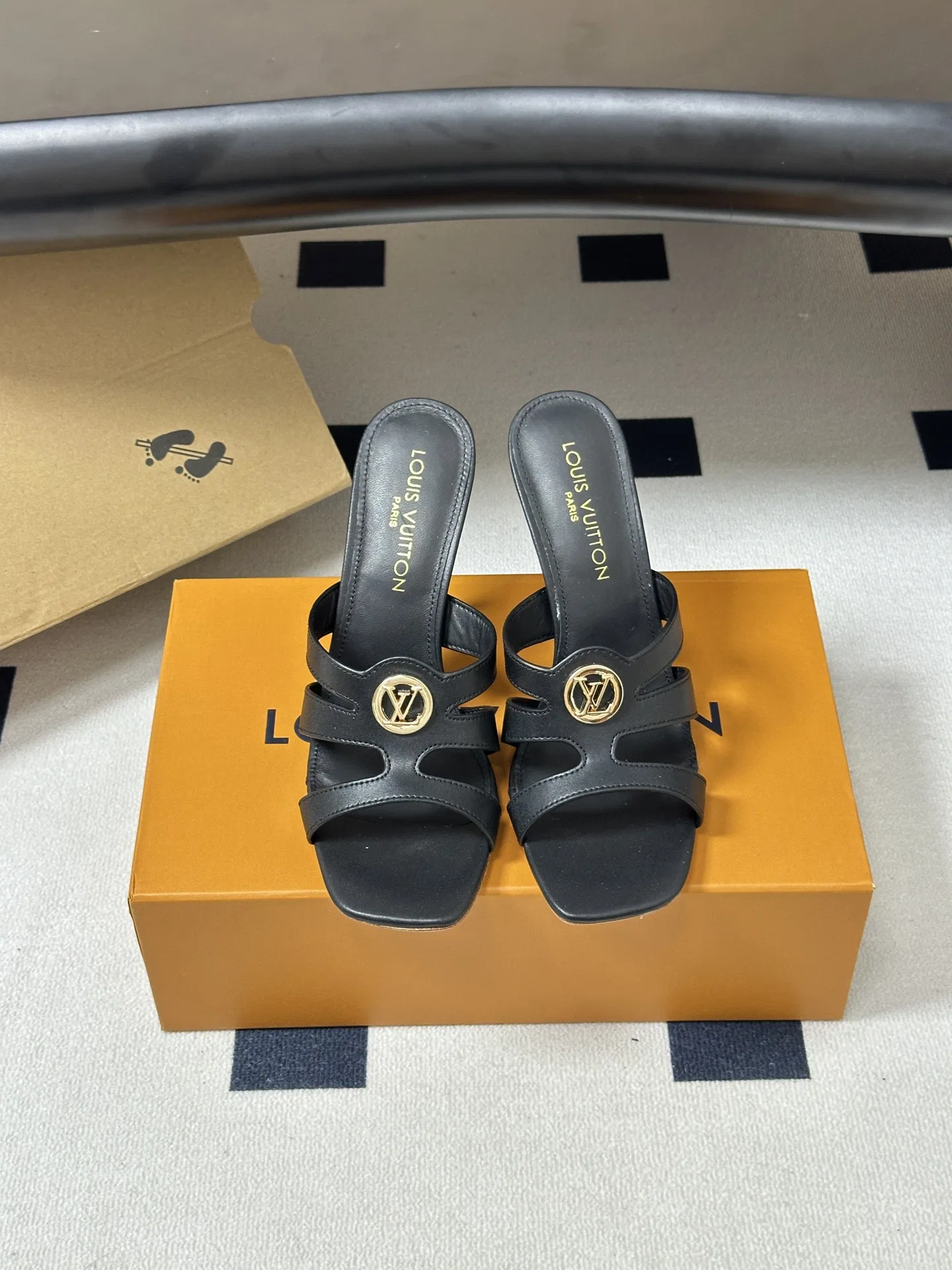 LV 27FW LDWAQLG 058 구두 6