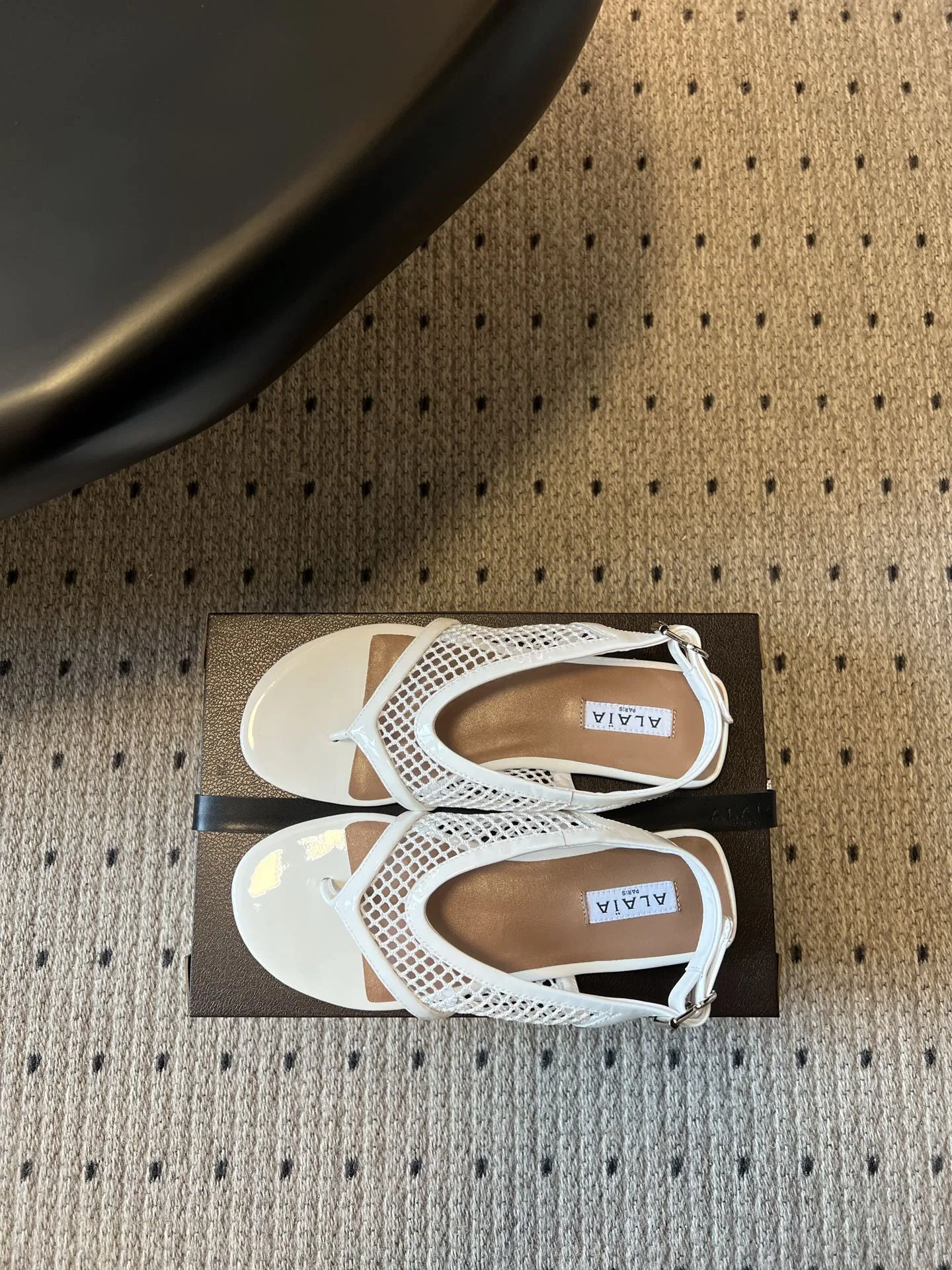 ALAIA 27FW WAUSUNH 004 쪼리 6