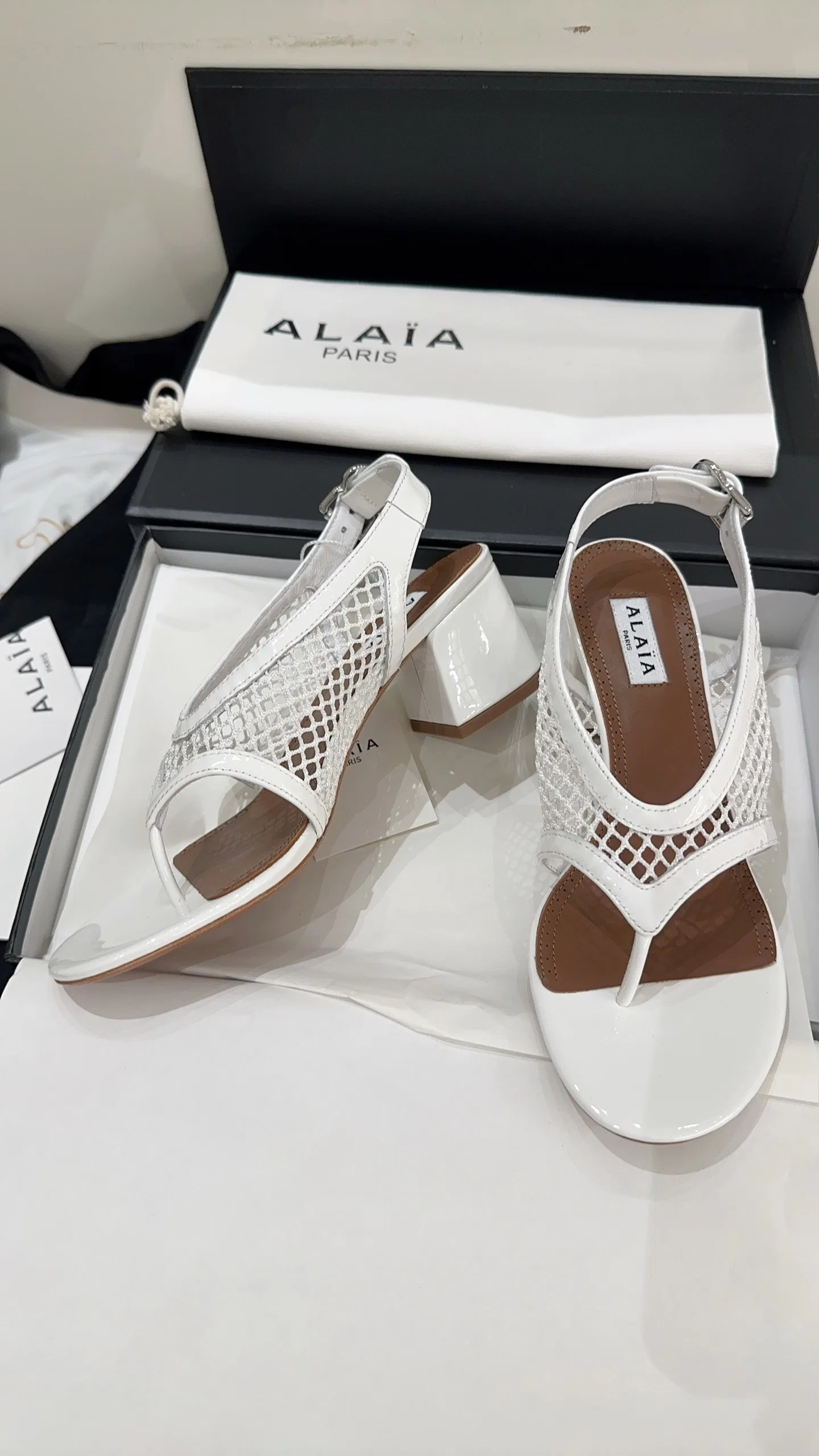 ALAIA 27FW WAUSUNH 005 쪼리 3