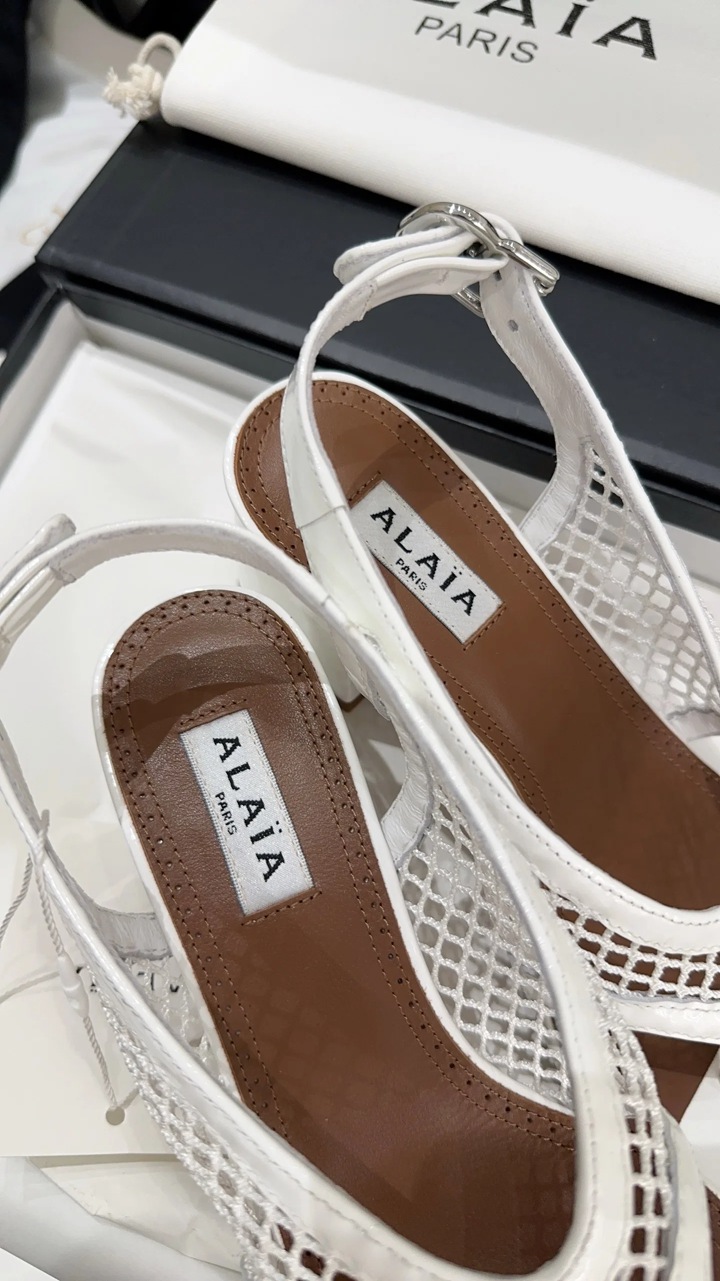ALAIA 27FW WAUSUNH 005 쪼리 5