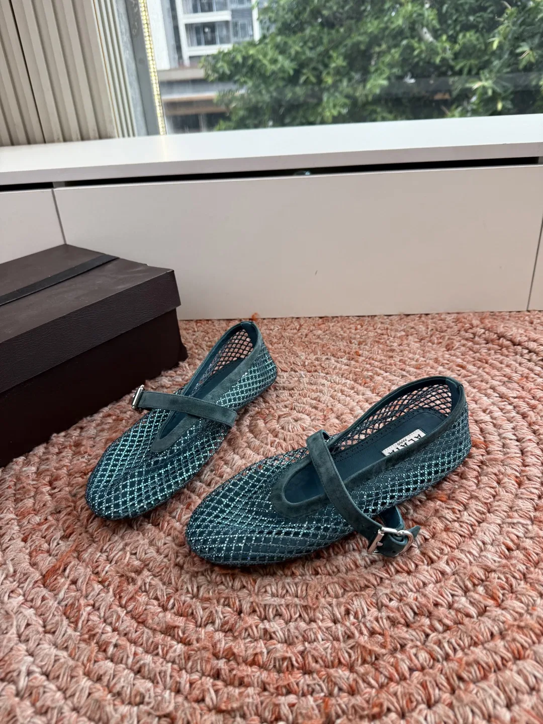 ALAIA 27FW WAUSUNH 014 플랫슈즈 3