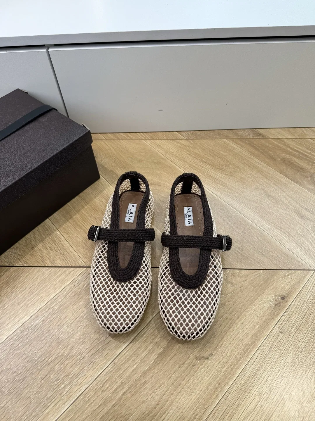 ALAIA 27FW WAUSUNH 018 플랫슈즈