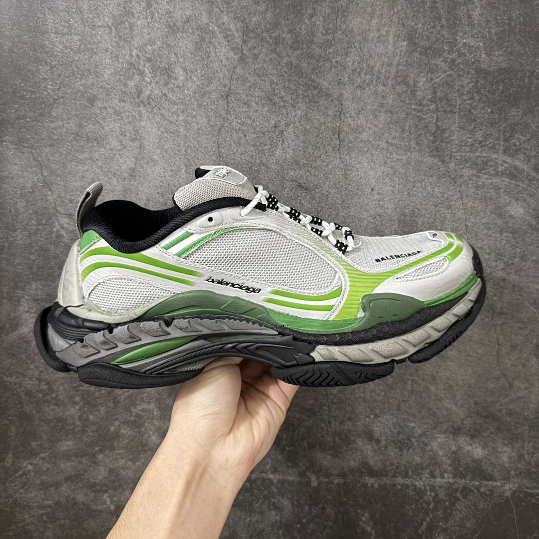 BC 27FW FIOKDFU 001 트랙슈즈