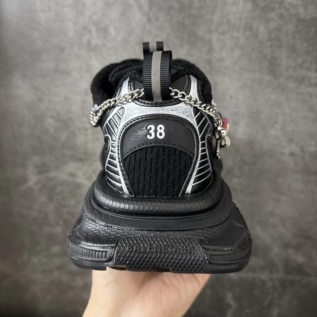 BC 27FW FIOKDFU 009 트랙슈즈 4