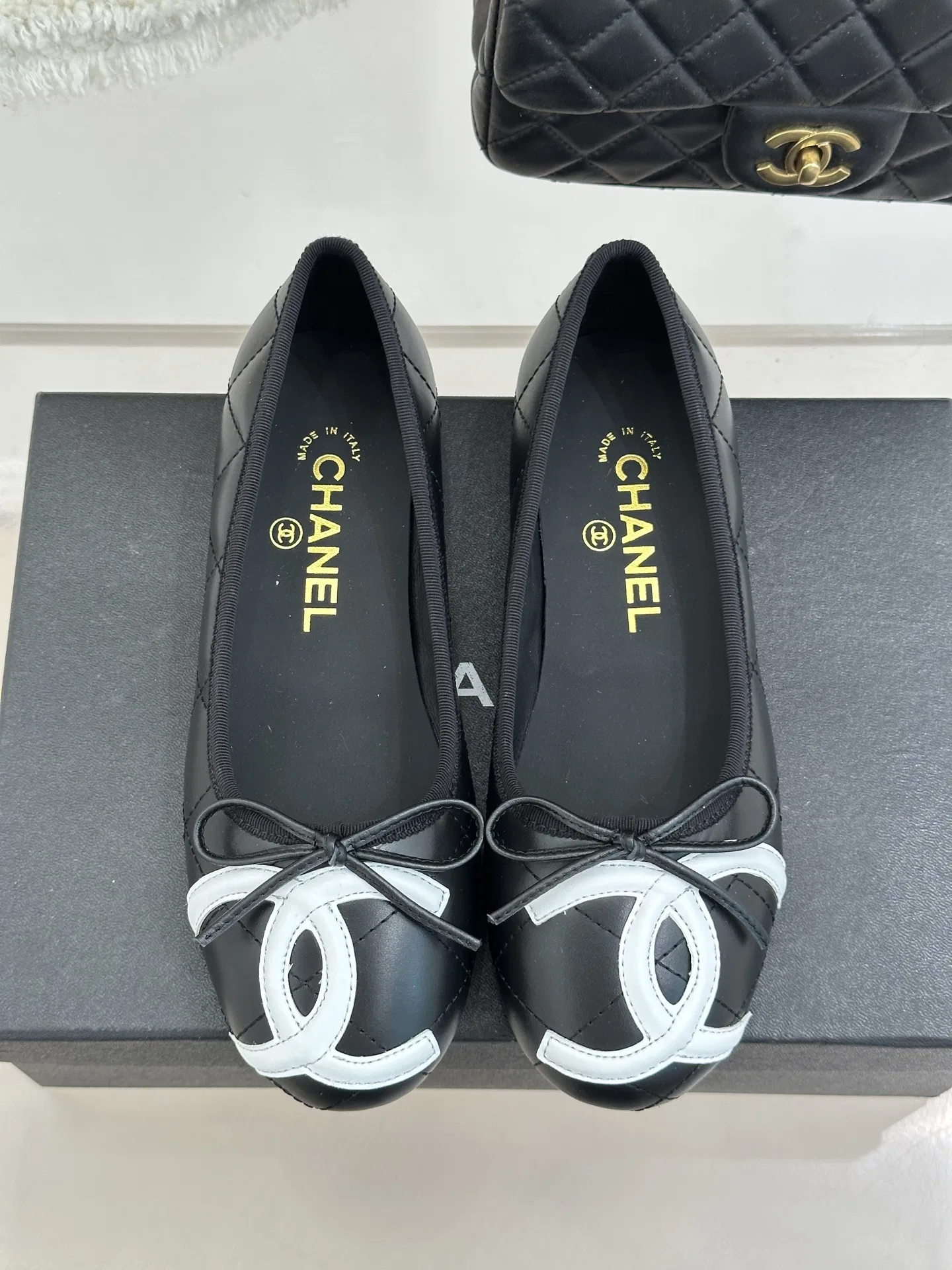 CHA 27FW MSEOZZY 051 플랫슈즈 4