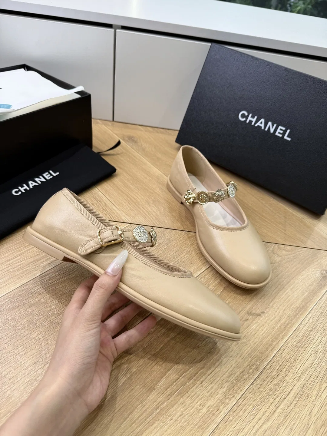 CHA 27FW MSEOZZY 147 플랫슈즈 4