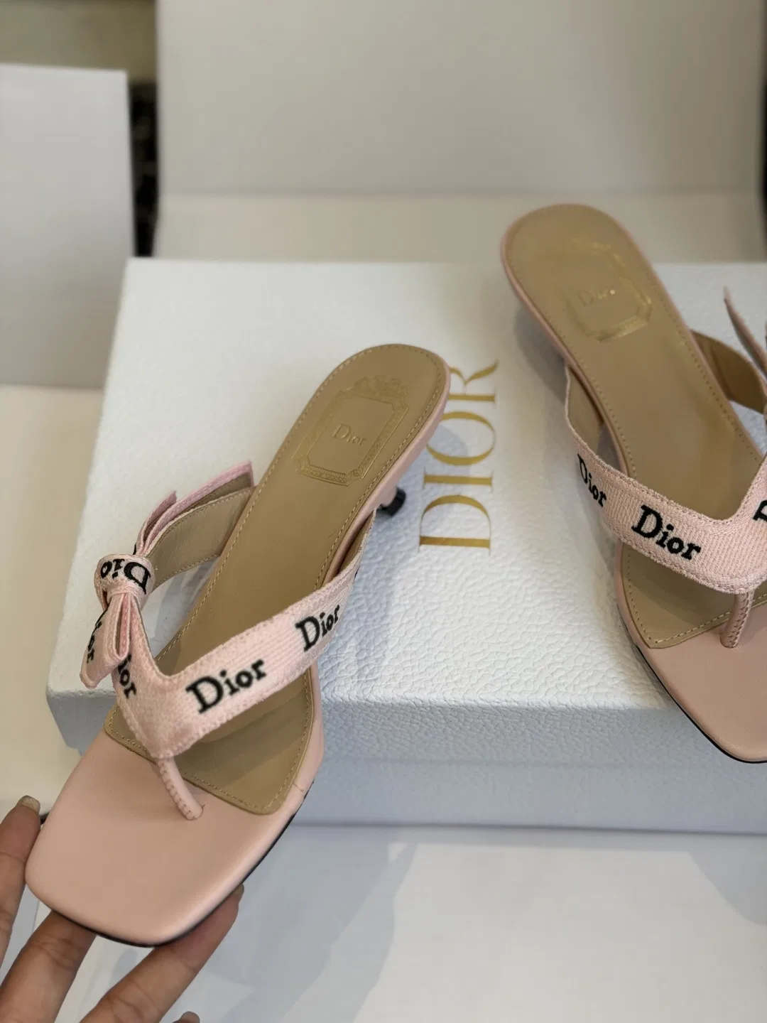 DIO 27FW VDWLMEJ 017 쪼리 6