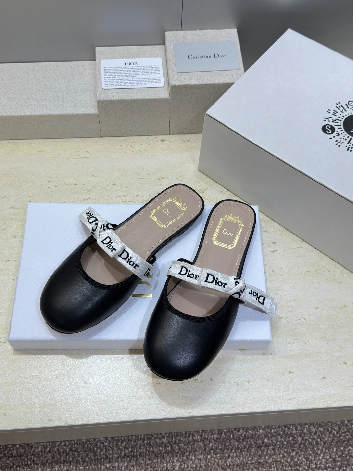 DIO 27FW YPLVSJI 026 플랫슈즈 3