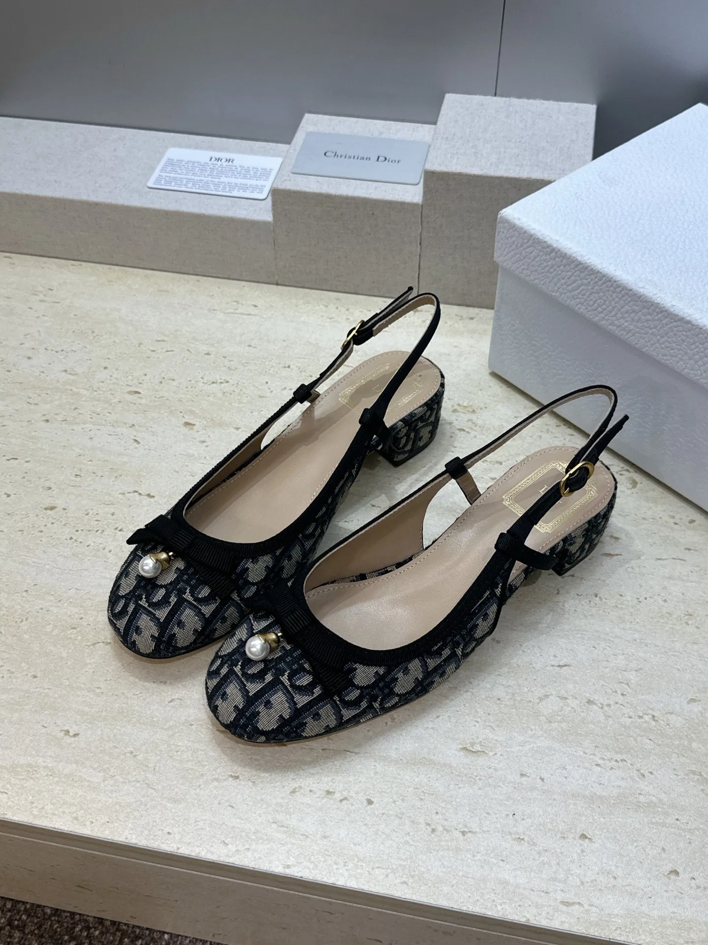 DIO 27FW YPLVSJI 027 플랫슈즈 3