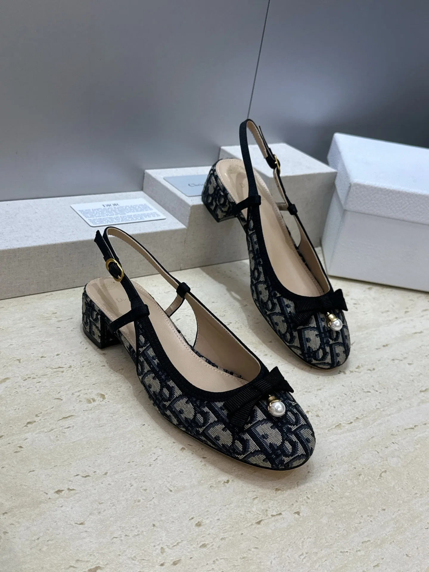 DIO 27FW YPLVSJI 027 플랫슈즈 4