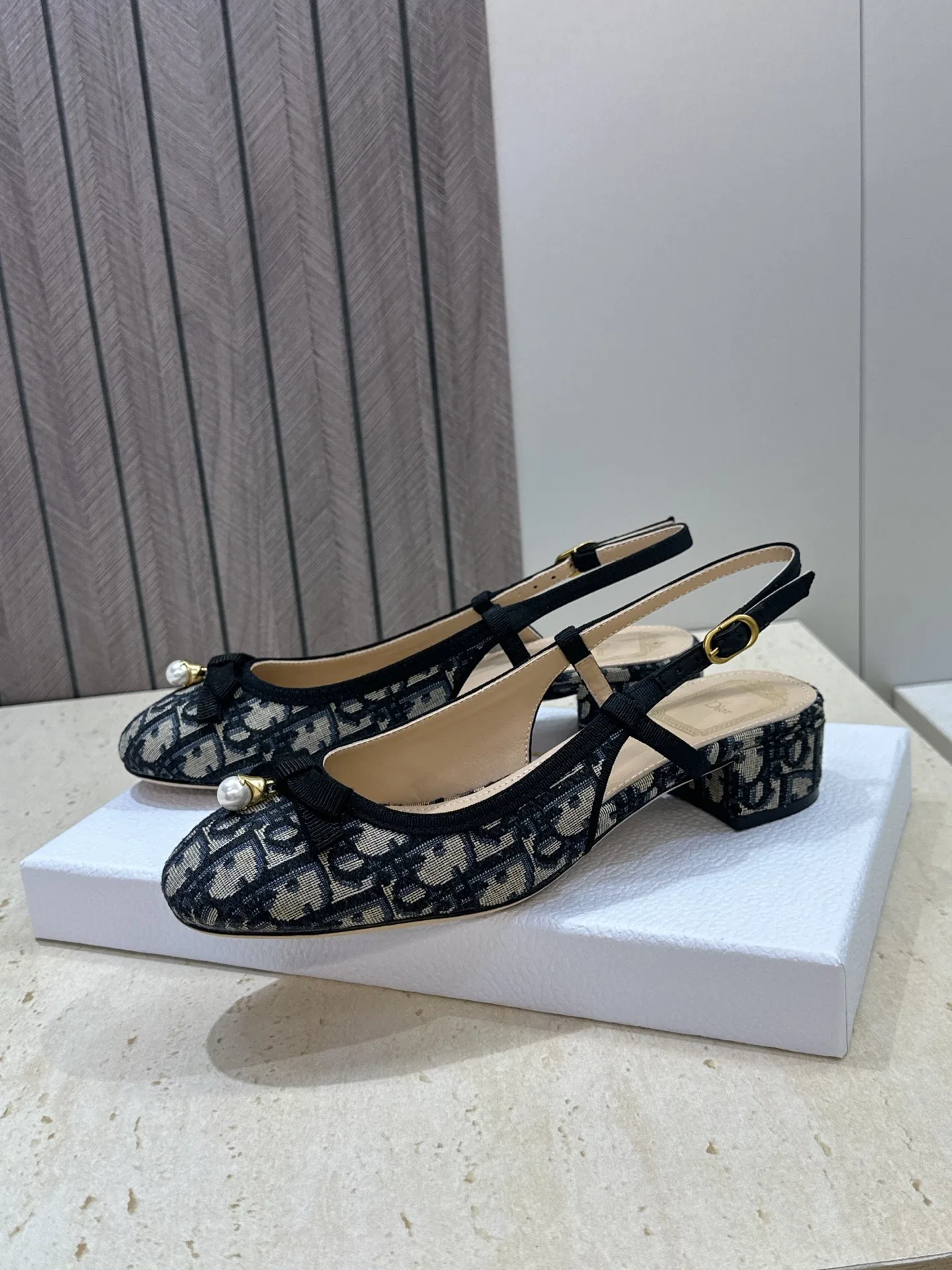 DIO 27FW YPLVSJI 027 플랫슈즈 5
