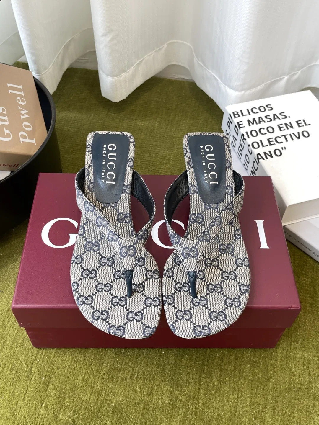 GU 27FW EPMGMVN 003 쪼리