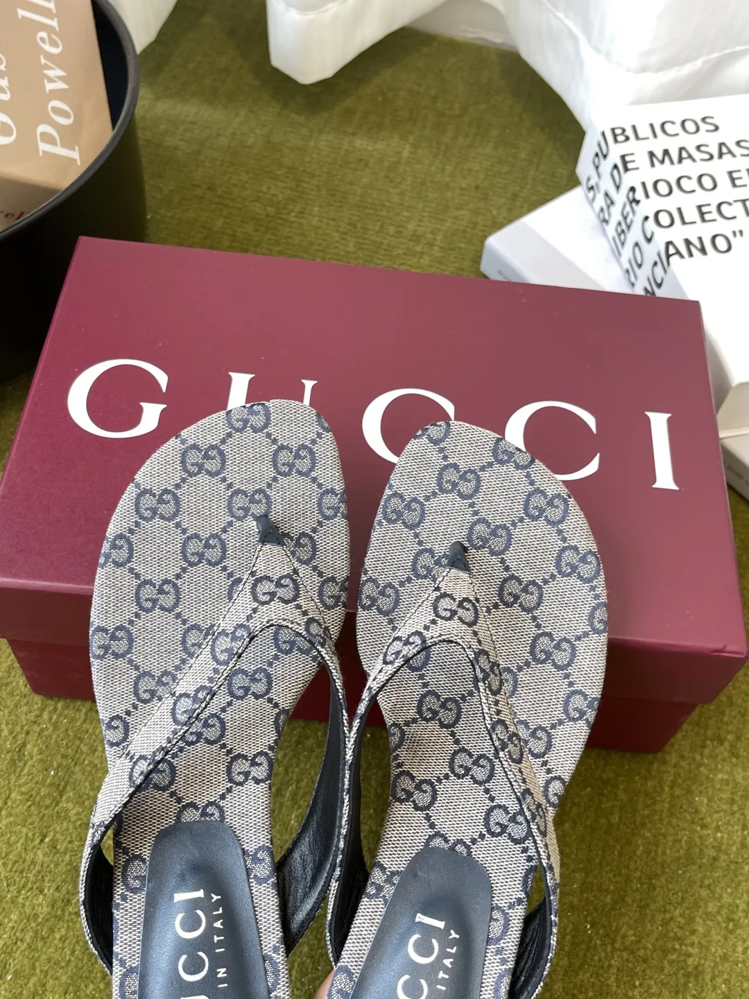 GU 27FW EPMGMVN 003 쪼리 3