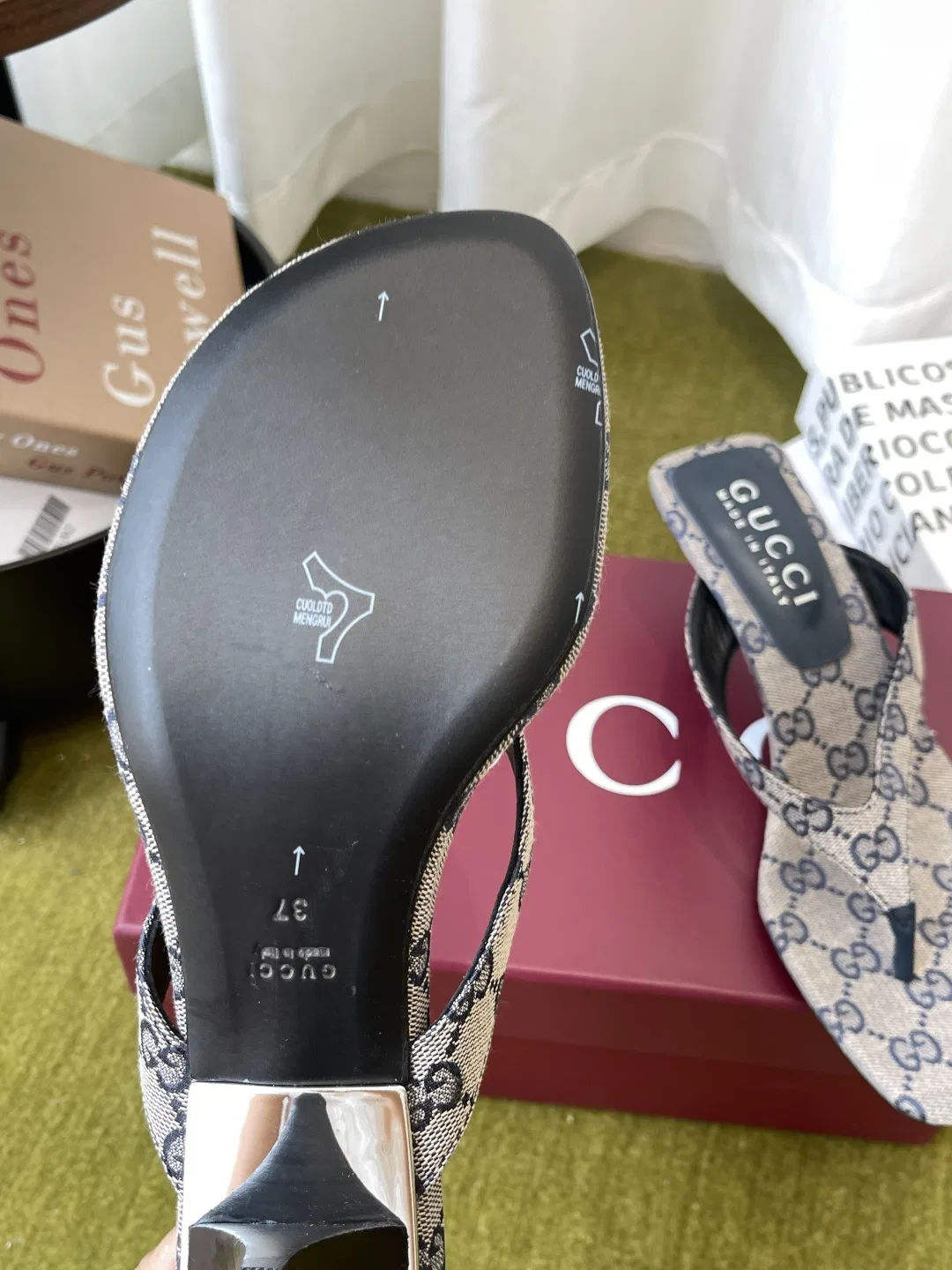 GU 27FW EPMGMVN 003 쪼리 6