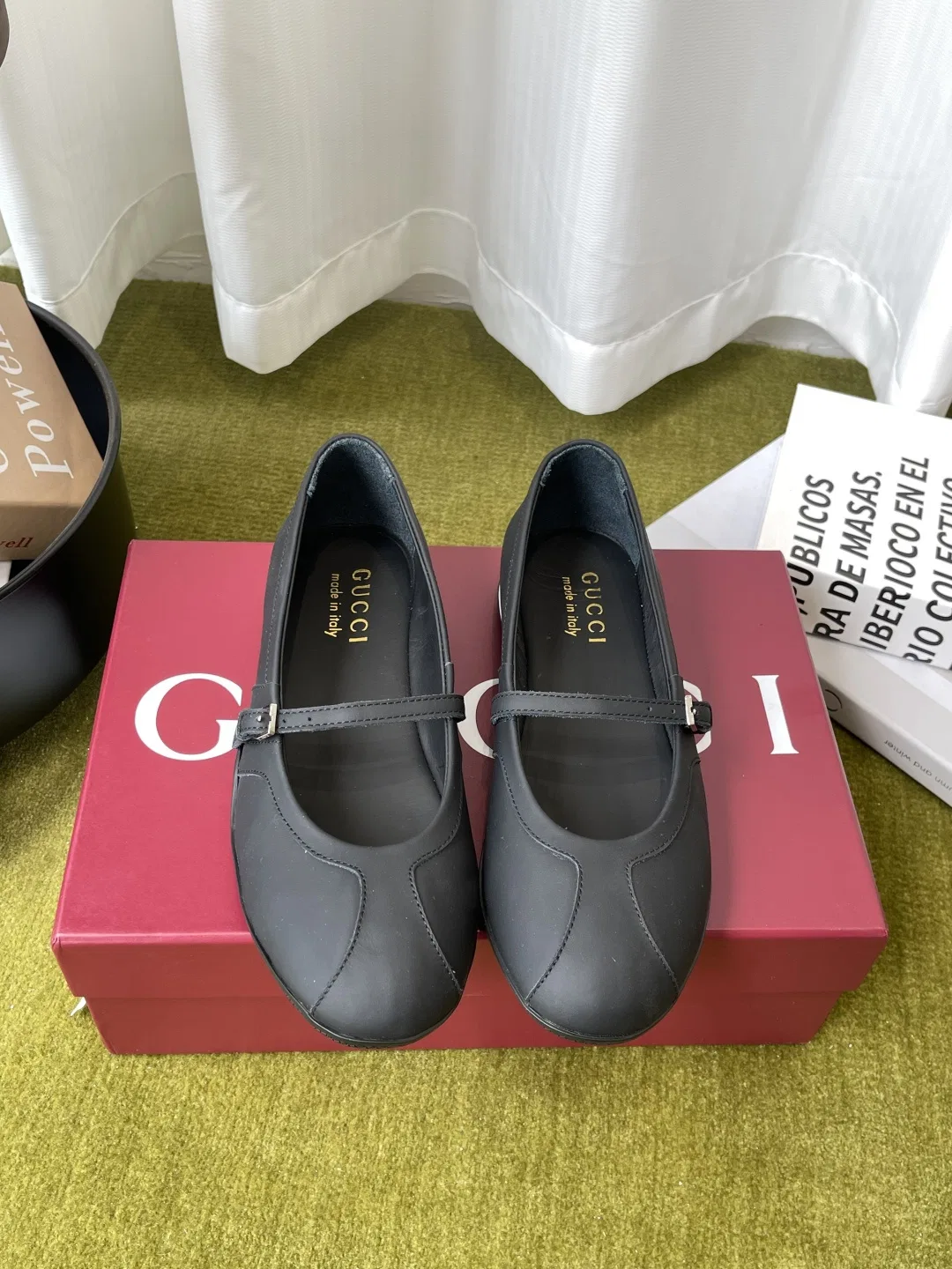 GU 27FW EPMGMVN 005 플랫슈즈