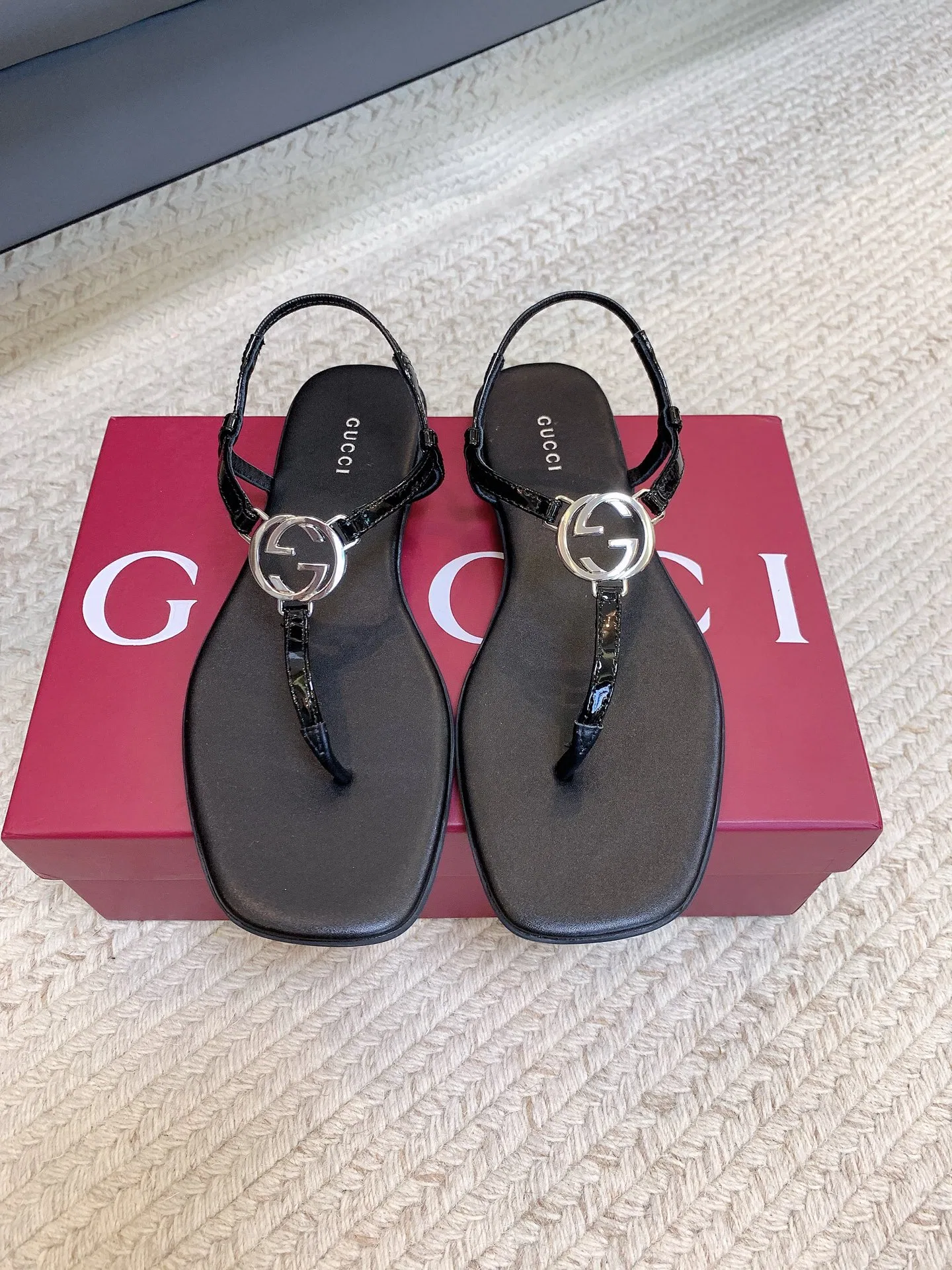 GU 27FW VGTHAQQ 033 쪼리