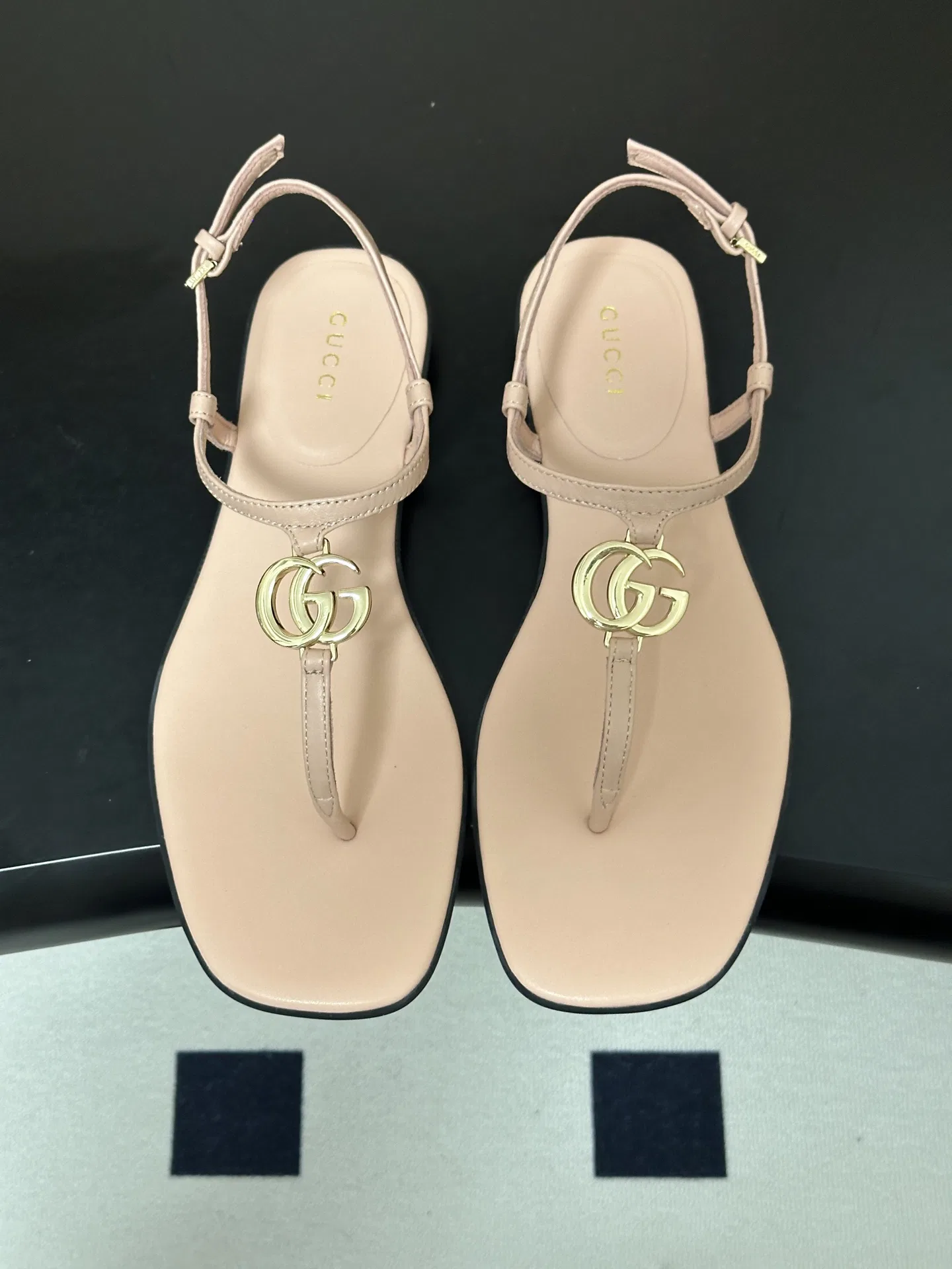 GU 27FW VGTHAQQ 036 쪼리