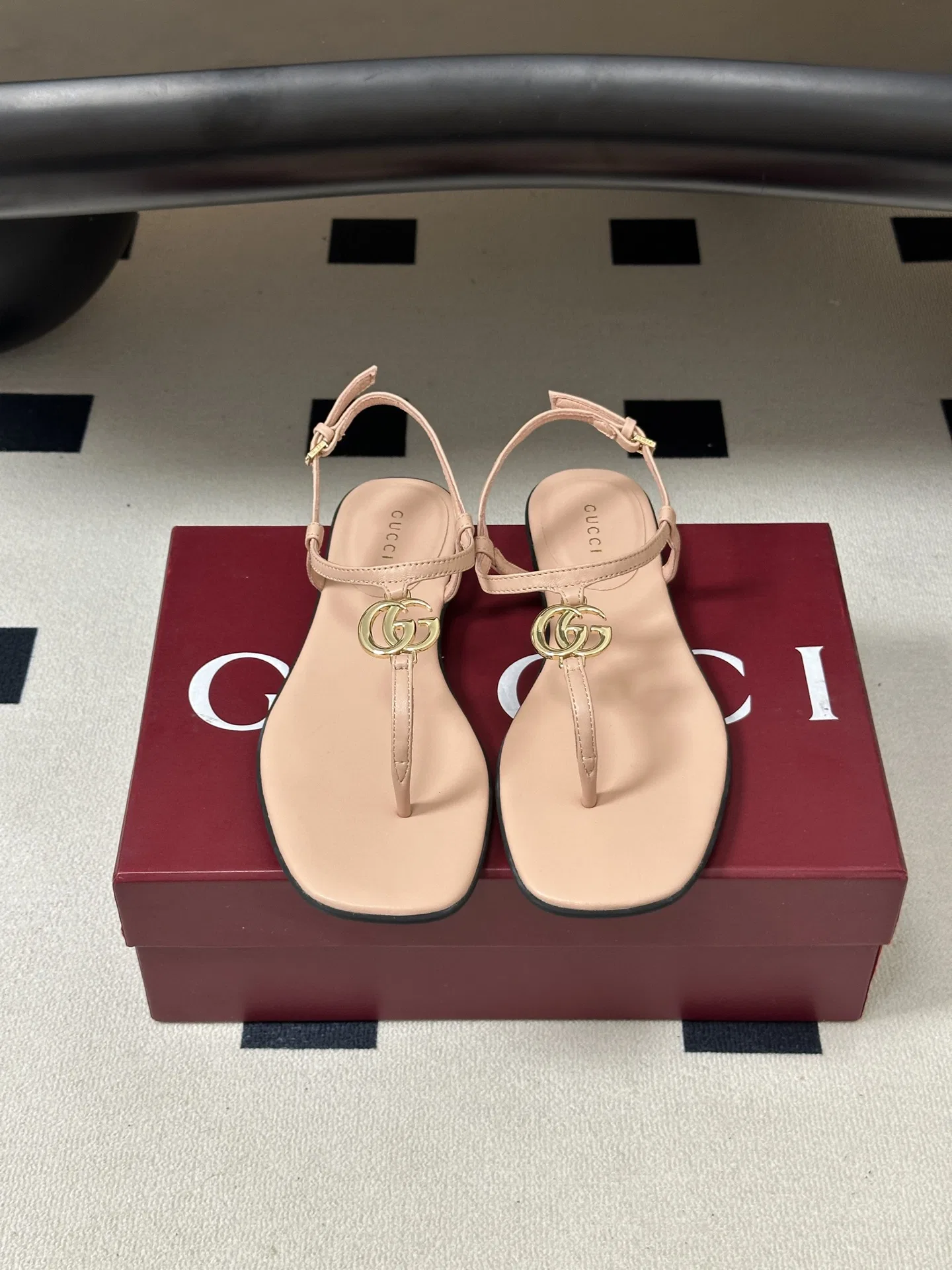 GU 27FW VGTHAQQ 036 쪼리 4