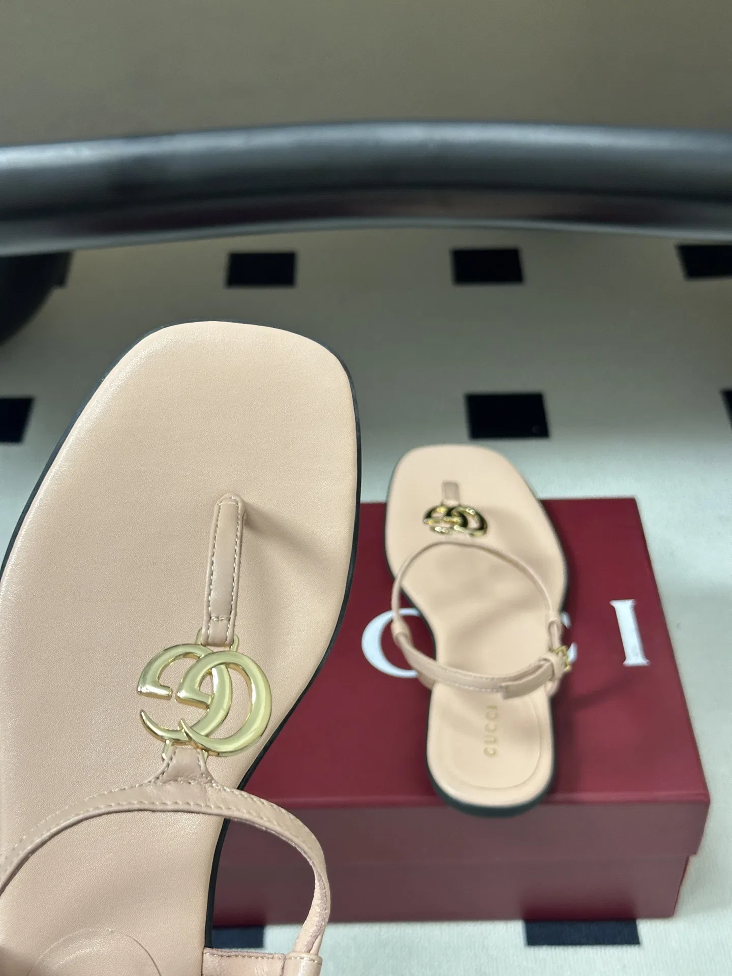 GU 27FW VGTHAQQ 036 쪼리 6