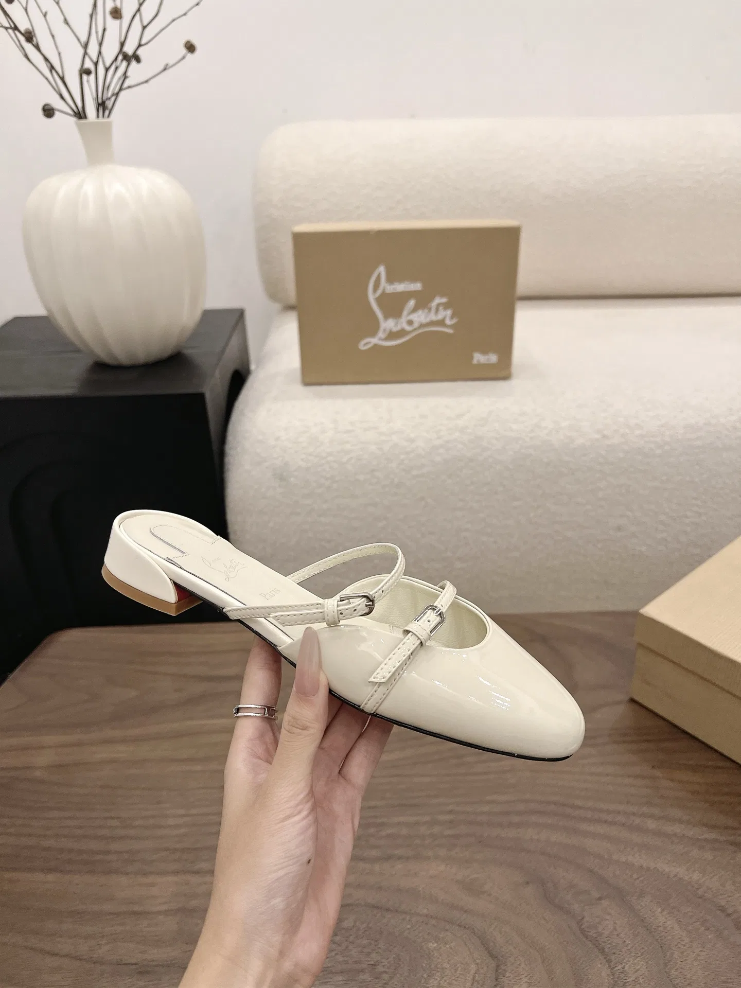 LOUBOUTIN 27FW MSFBUNF 003 플랫슈즈 5