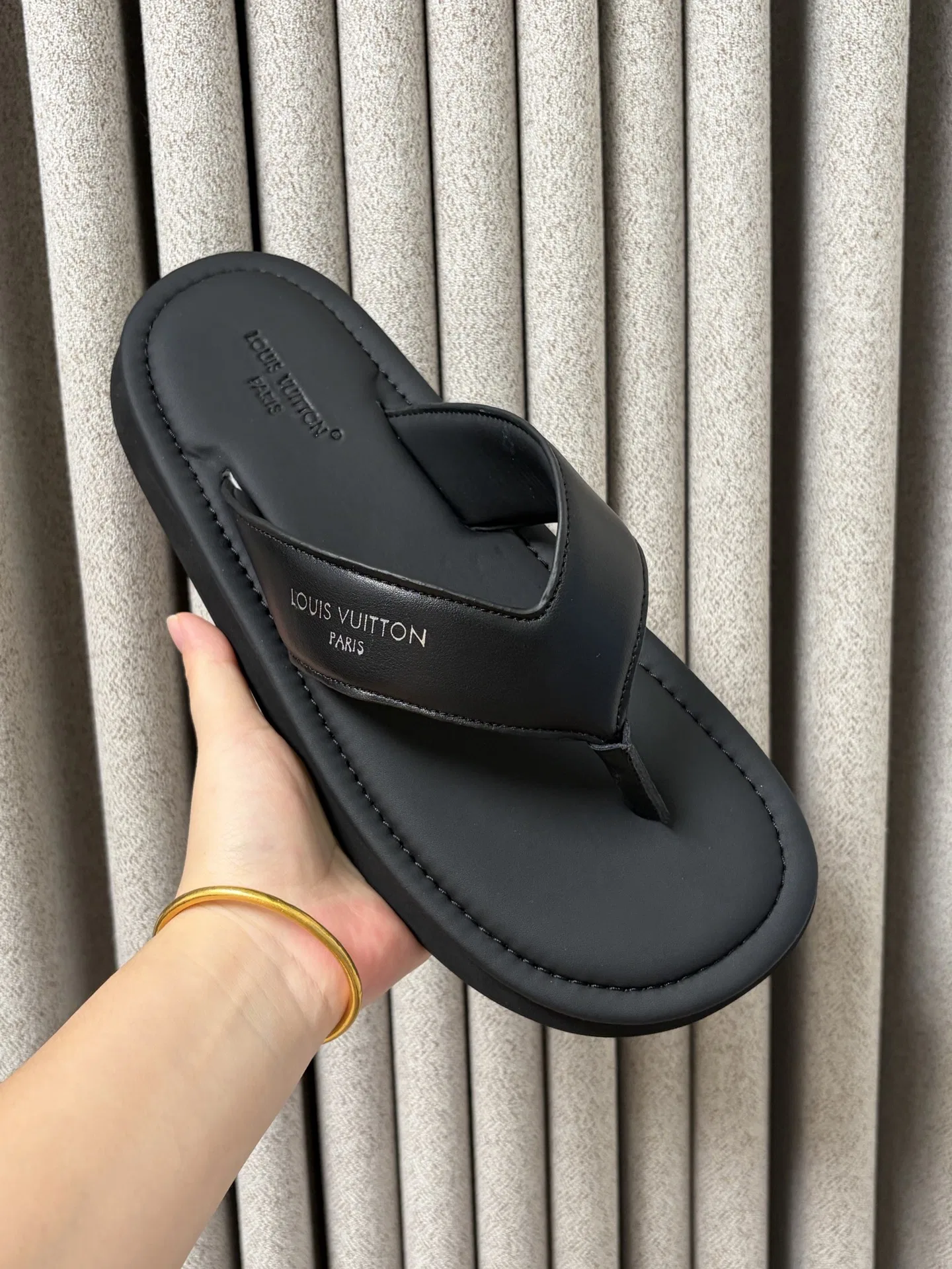 LV 27FW BXZUBKP 011 쪼리 5