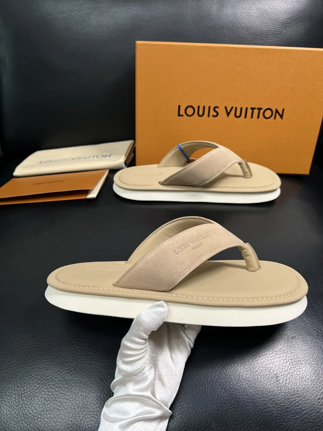 LV 27FW HOSLVLO 007 쪼리 4