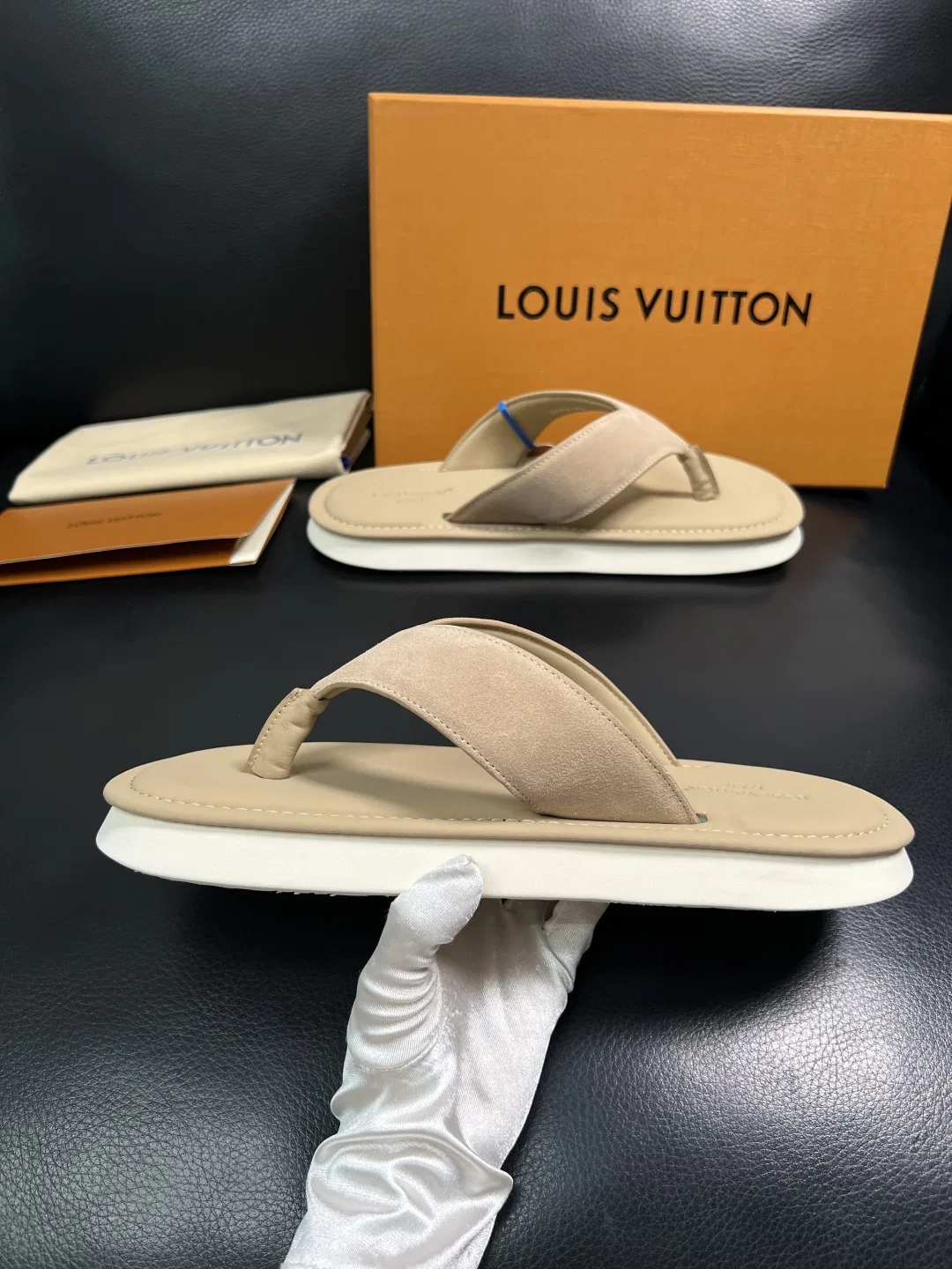 LV 27FW HOSLVLO 007 쪼리 5