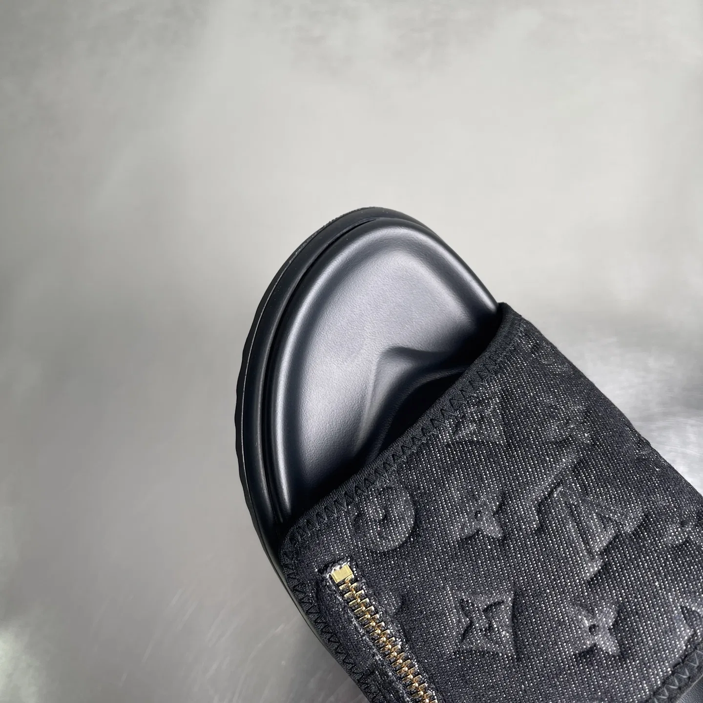 LV 27FW LDWAQLG 061 슬리퍼 5
