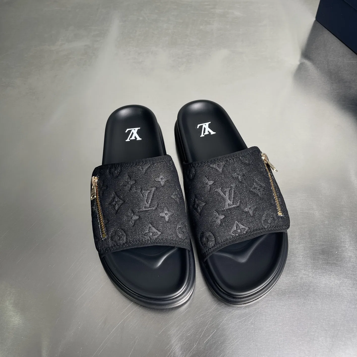 LV 27FW LDWAQLG 061 슬리퍼 6