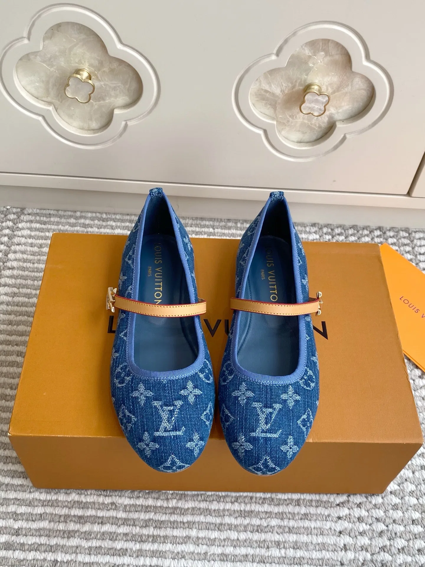 LV 27FW LDWAQLG 064 플랫슈즈