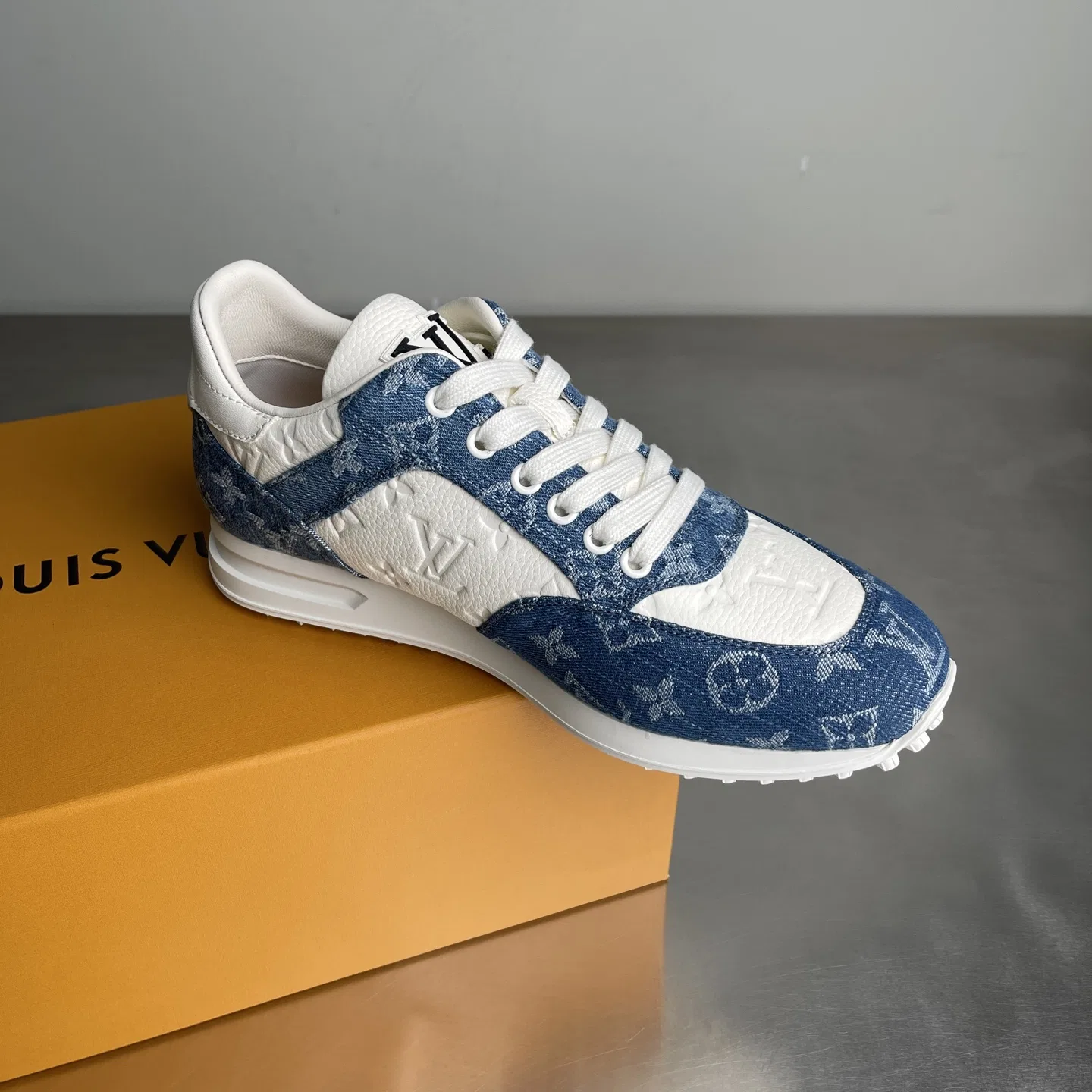 LV 27FW LDWAQLG 069 스니커즈 3