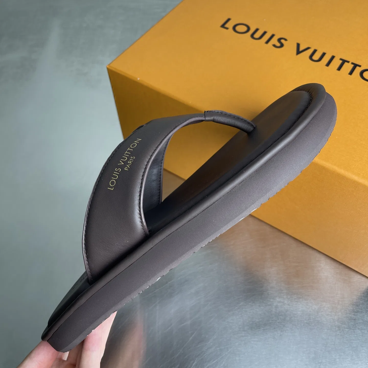 LV 27FW LDWAQLG 070 슬리퍼 4