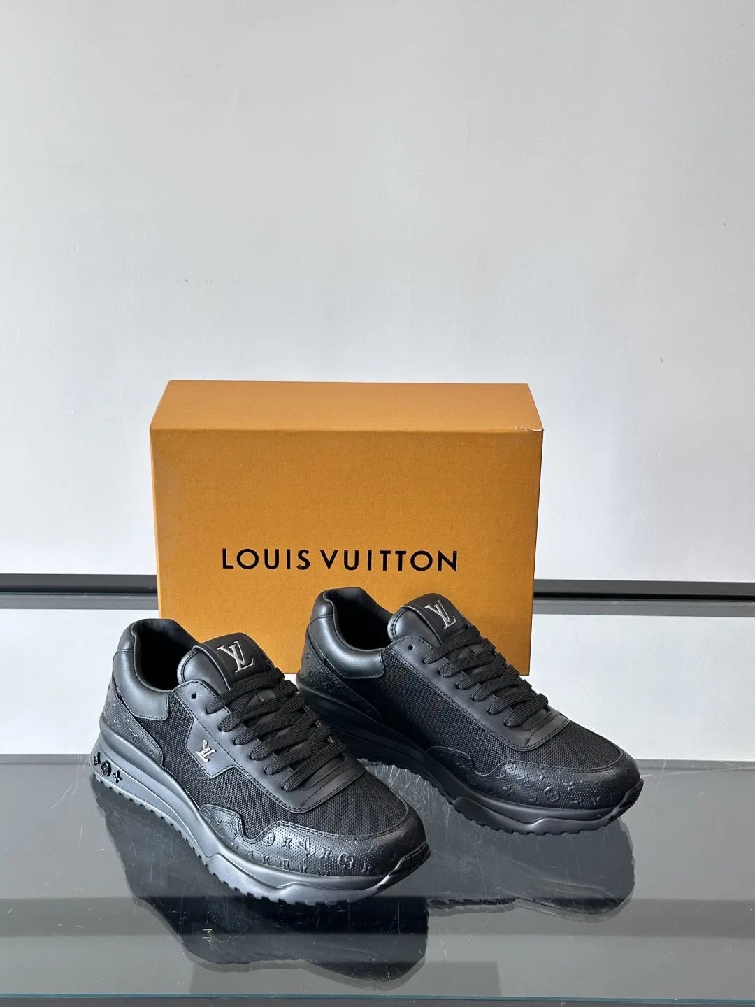 LV 27FW LDWAQLG 077 스니커즈 5