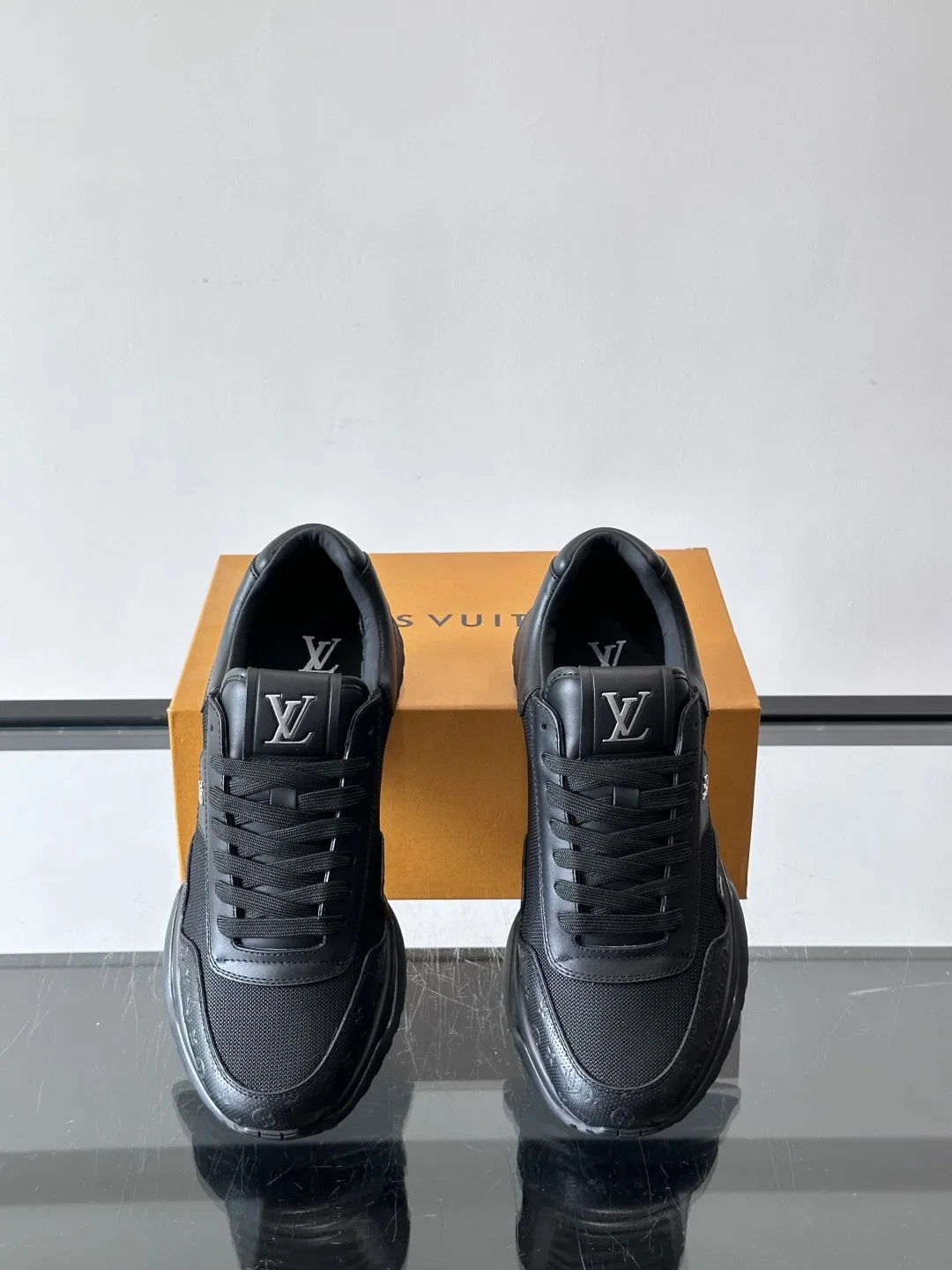 LV 27FW LDWAQLG 077 스니커즈 6