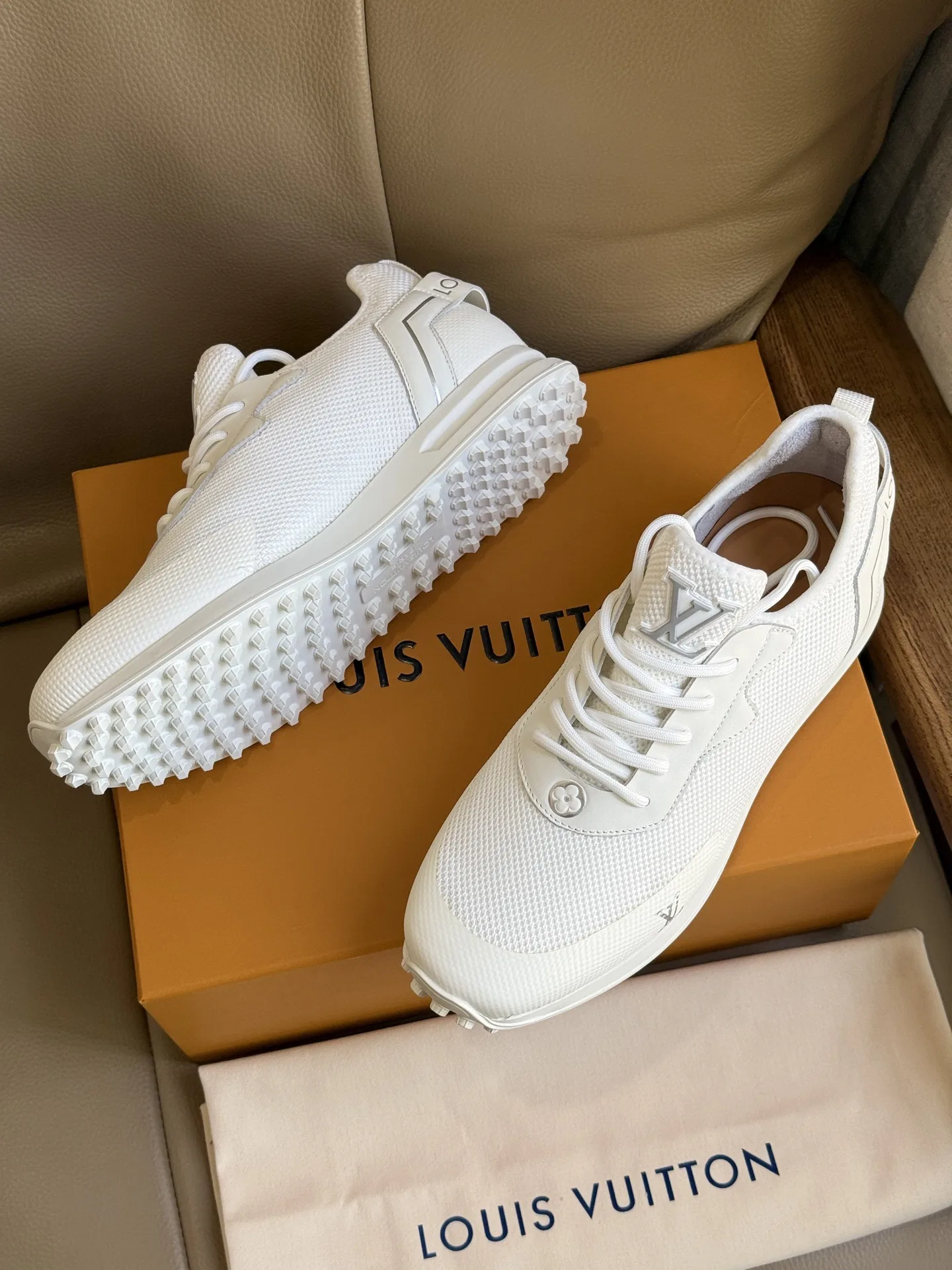 LV 27FW LDWAQLG 079 스니커즈 3
