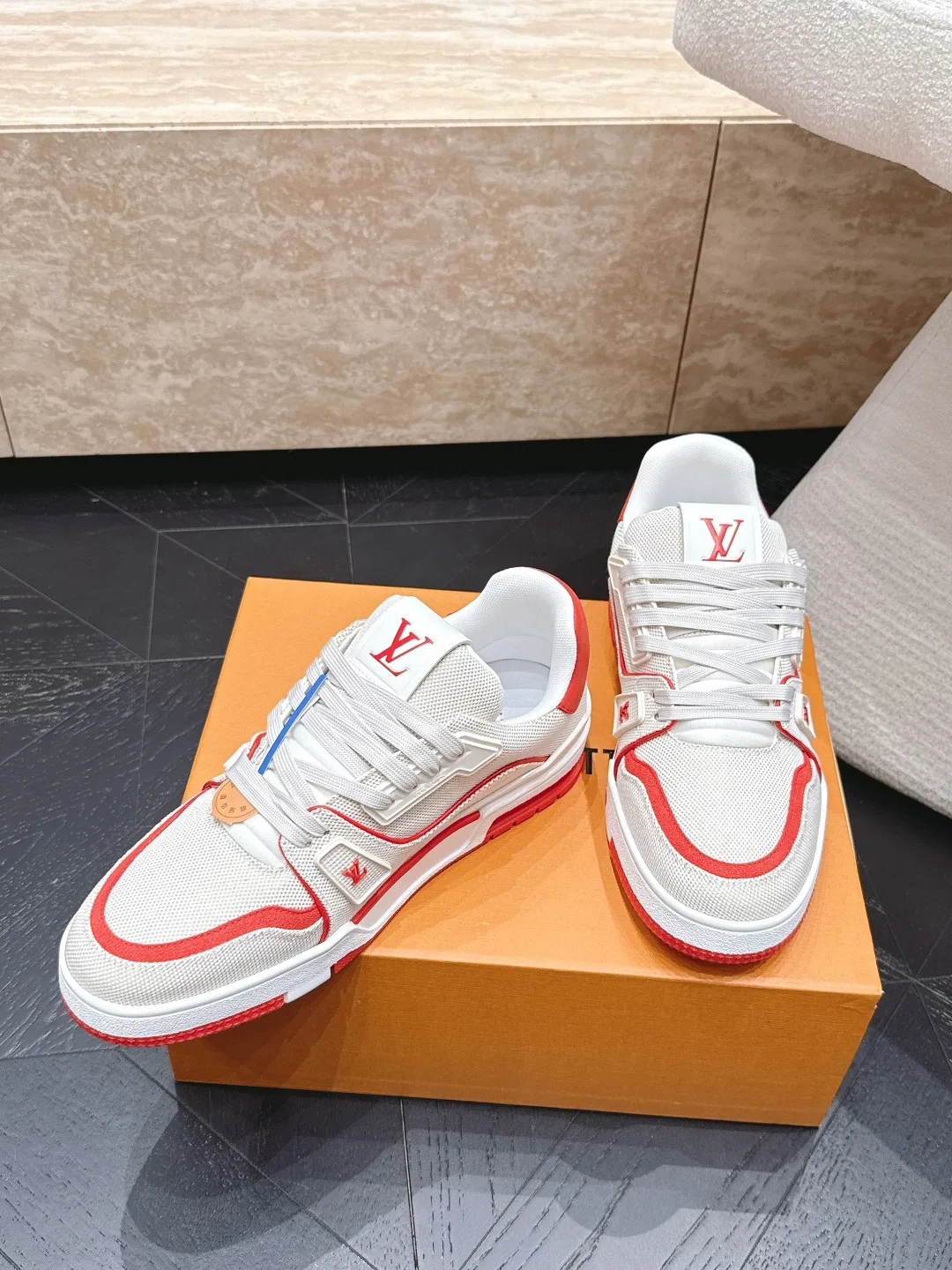 LV 27FW LDWAQLG 081 스니커즈 3