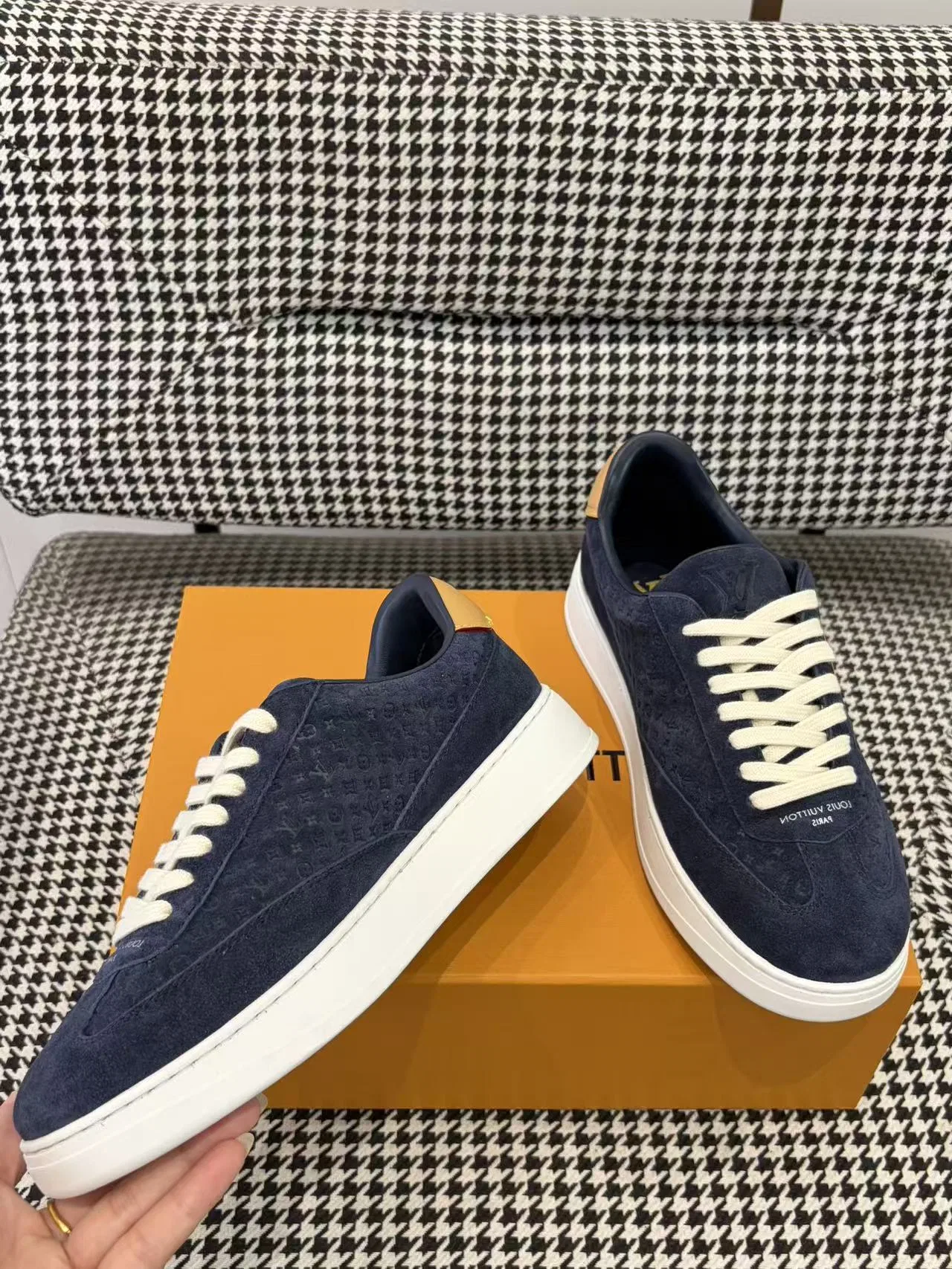LV 27FW LDWAQLG 086 스니커즈 3