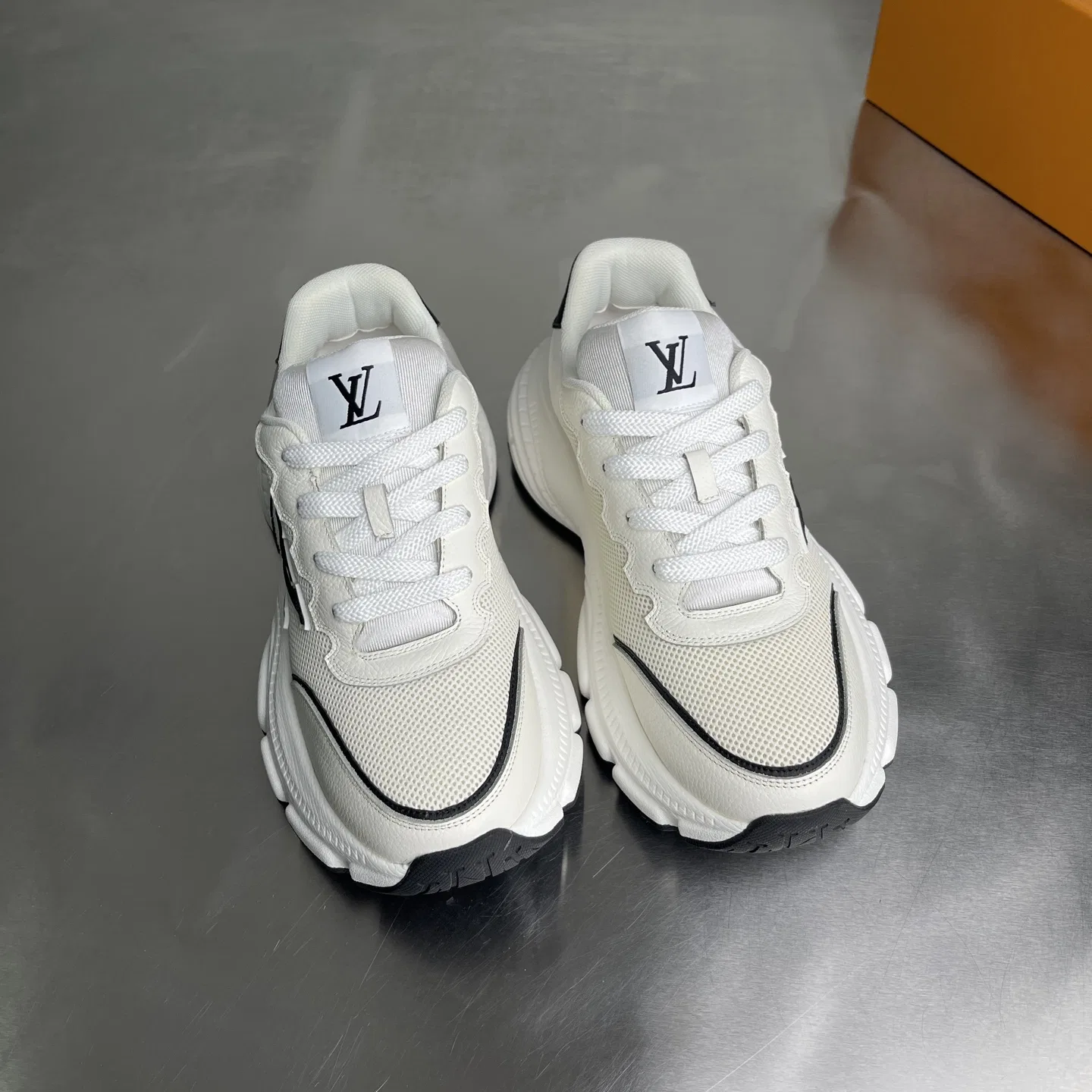 LV 27FW LDWAQLG 096 스니커즈 6