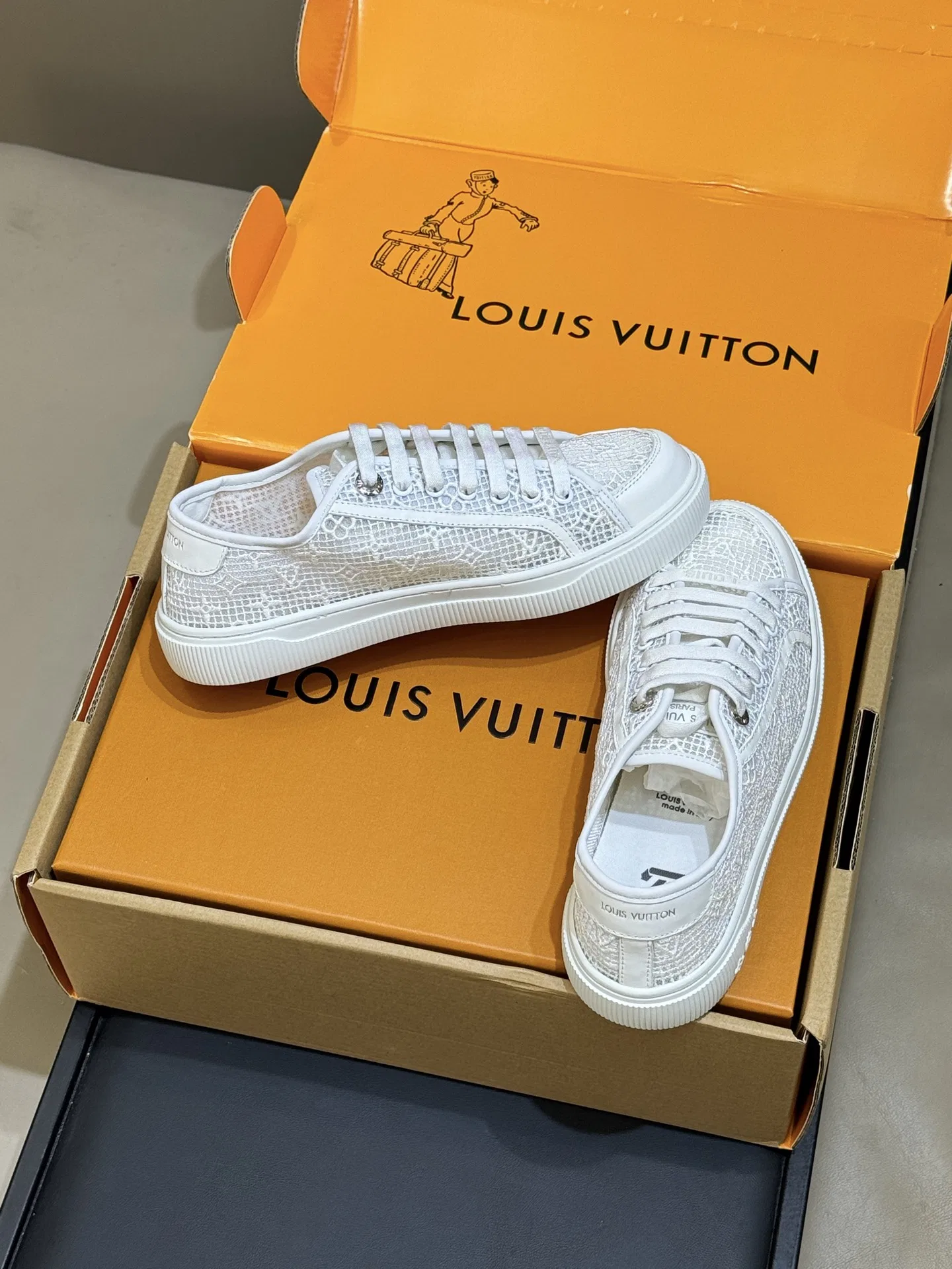 LV 27FW LDWAQLG 102 스니커즈 4