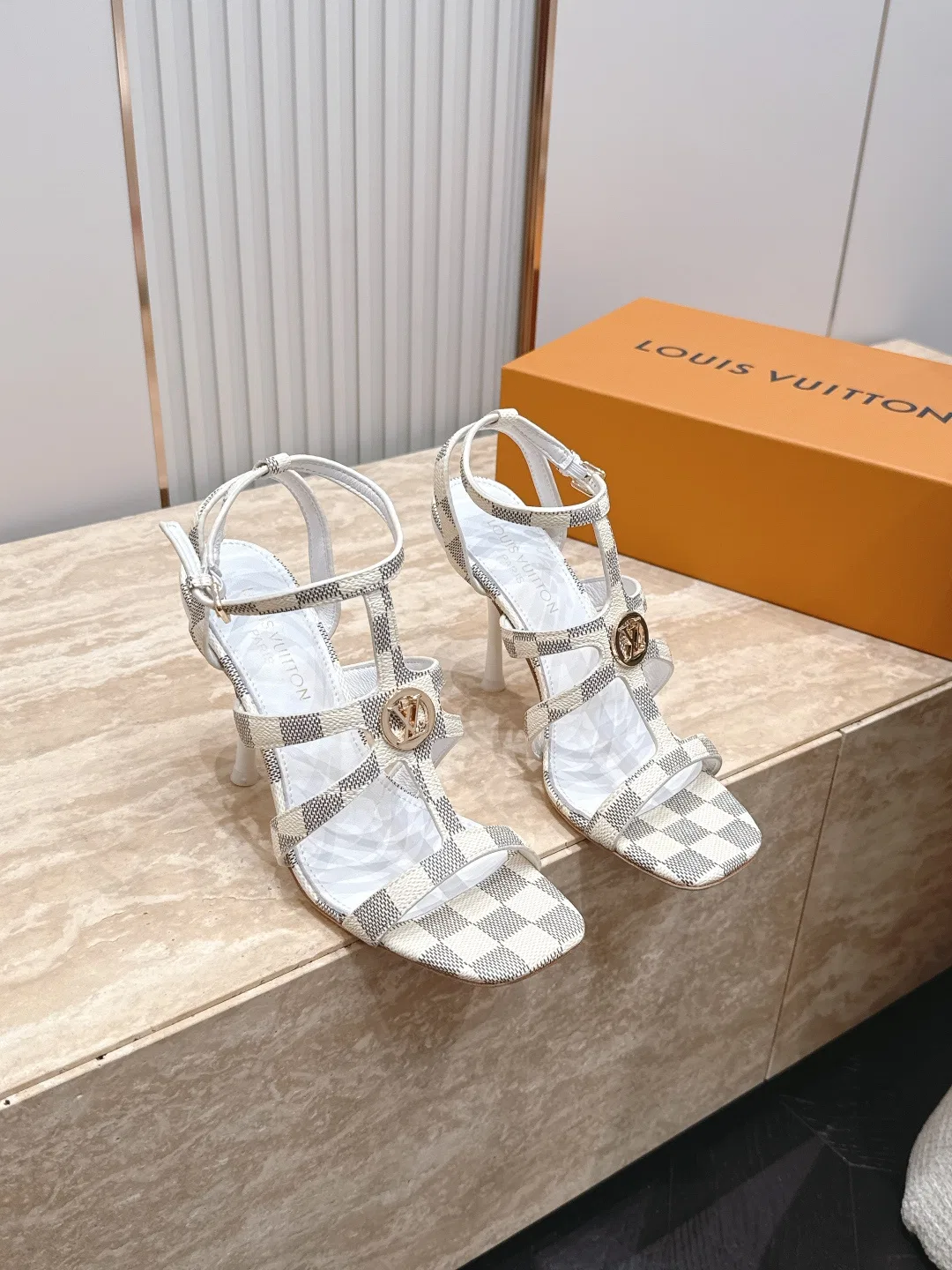 LV 27FW LDWAQLG 103 구두
