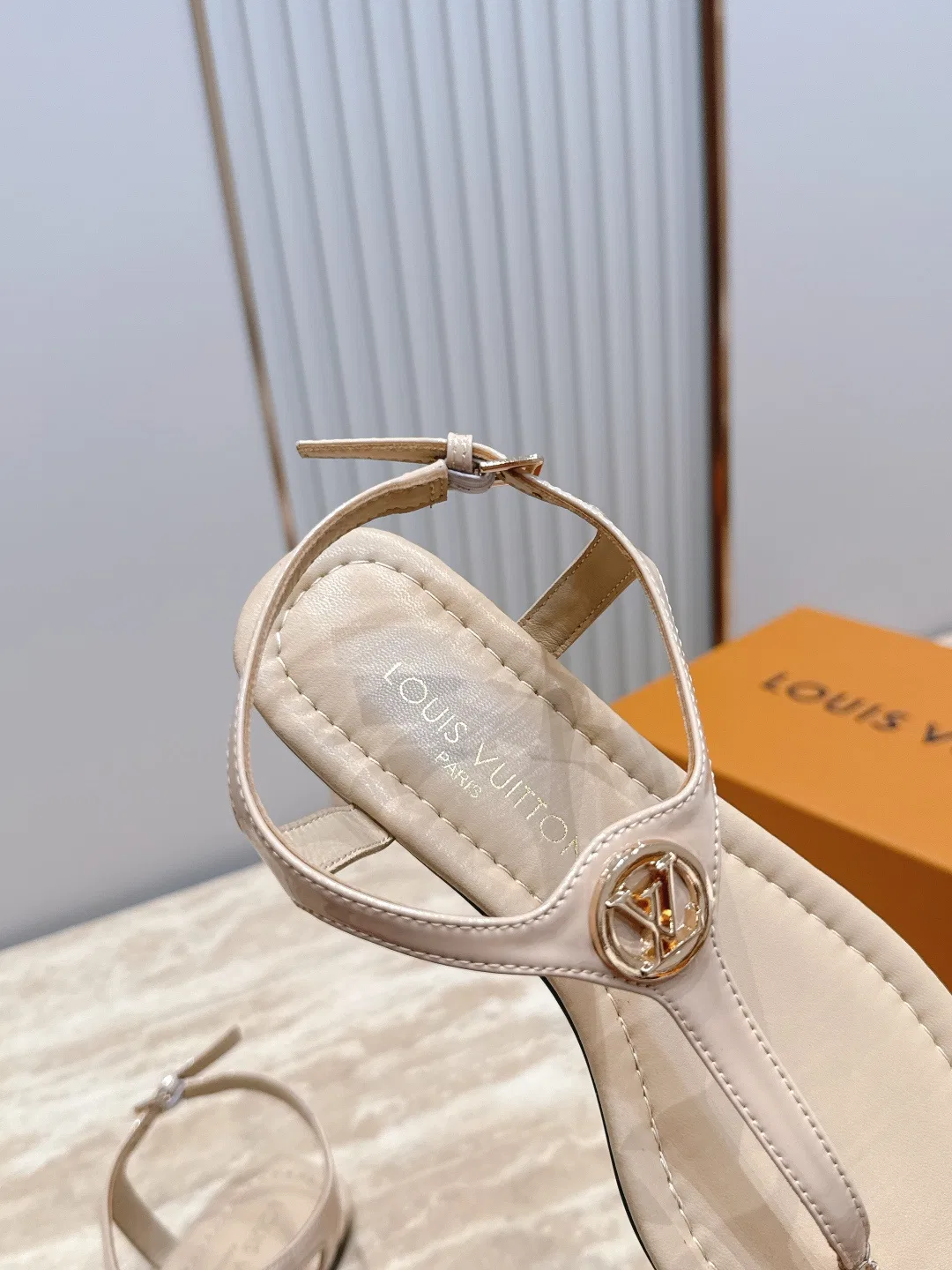LV 27FW LDWAQLG 105 슬리퍼 6