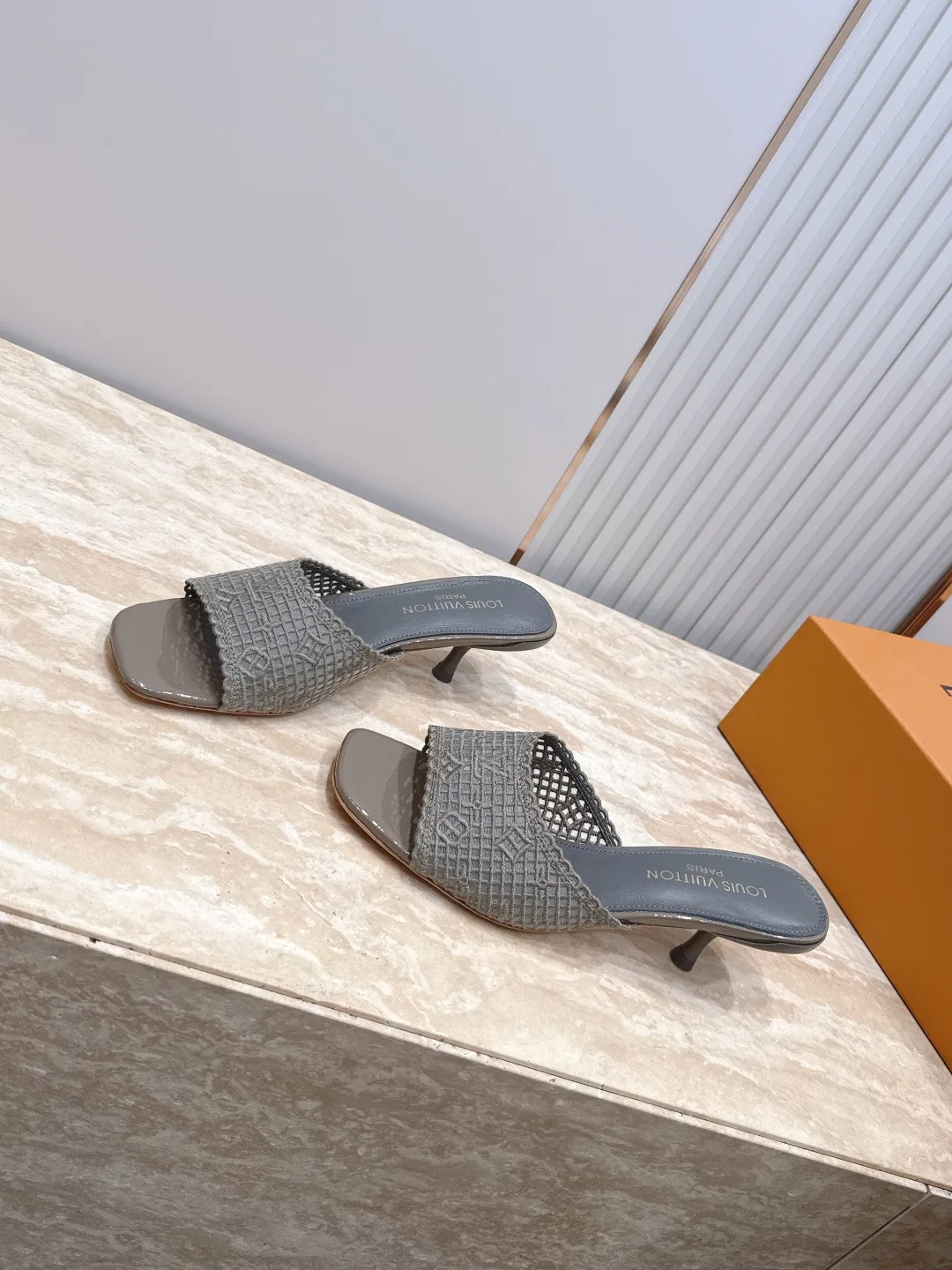 LV 27FW LDWAQLG 107 구두