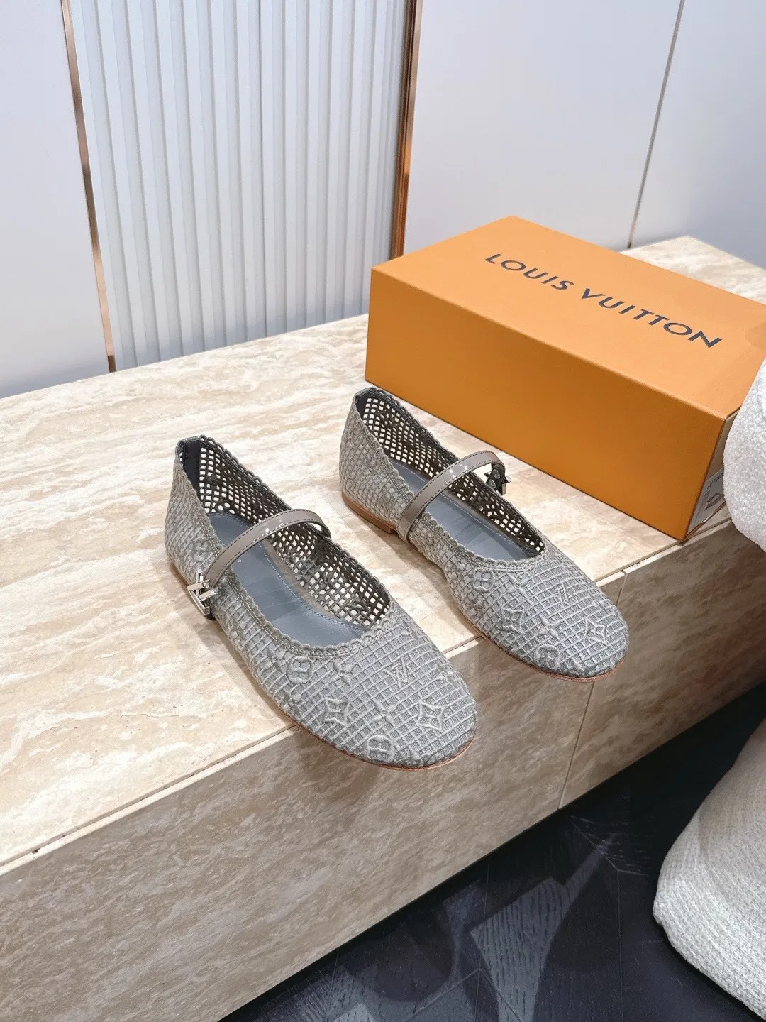 LV 27FW LDWAQLG 108 플랫슈즈